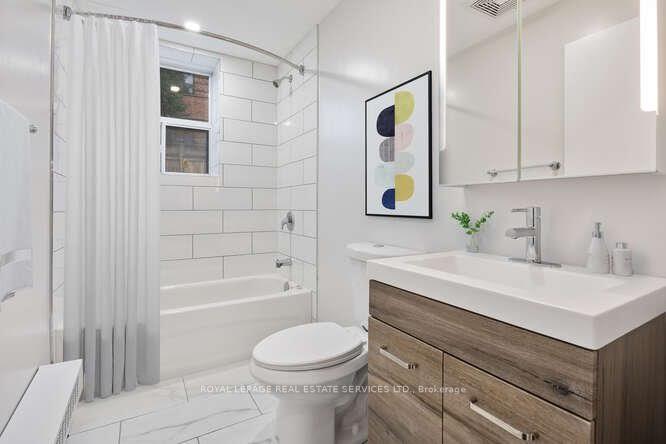 Photo 5 of Unit B2, 18 Anglesey Boulevard, Etobicoke, Edenbridge-Humber Valley — HOMEH