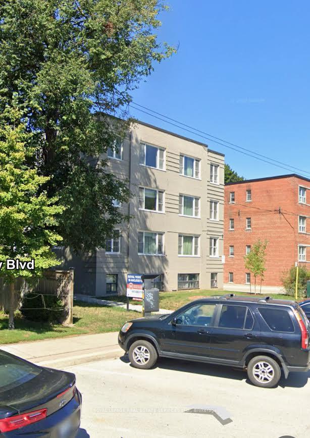 Photo 8 of Unit B2, 18 Anglesey Boulevard, Etobicoke, Edenbridge-Humber Valley — HOMEH