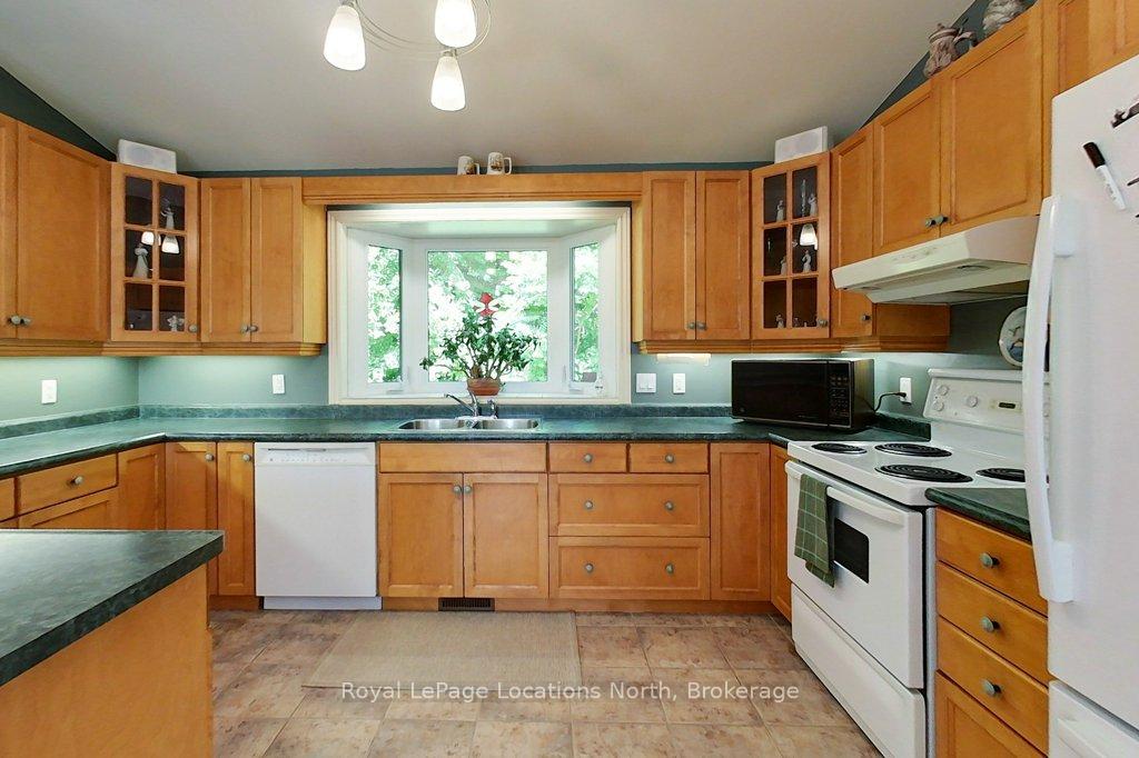 Photo 17 of 156 Harbour Beach Drive, Meaford — HOMEH