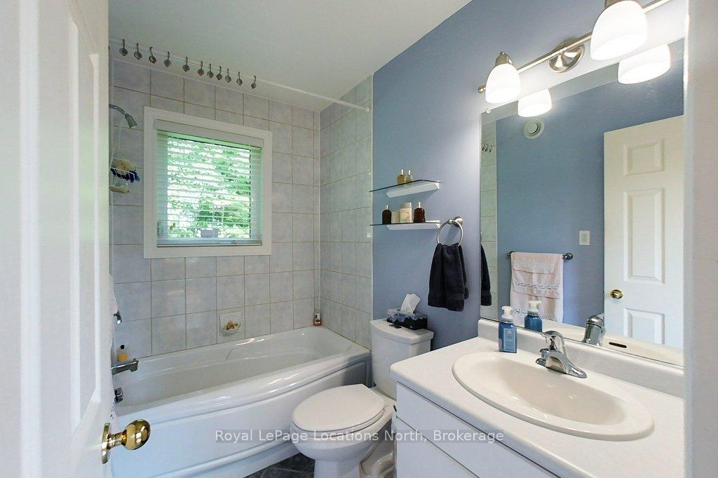Photo 32 of 156 Harbour Beach Drive, Meaford — HOMEH
