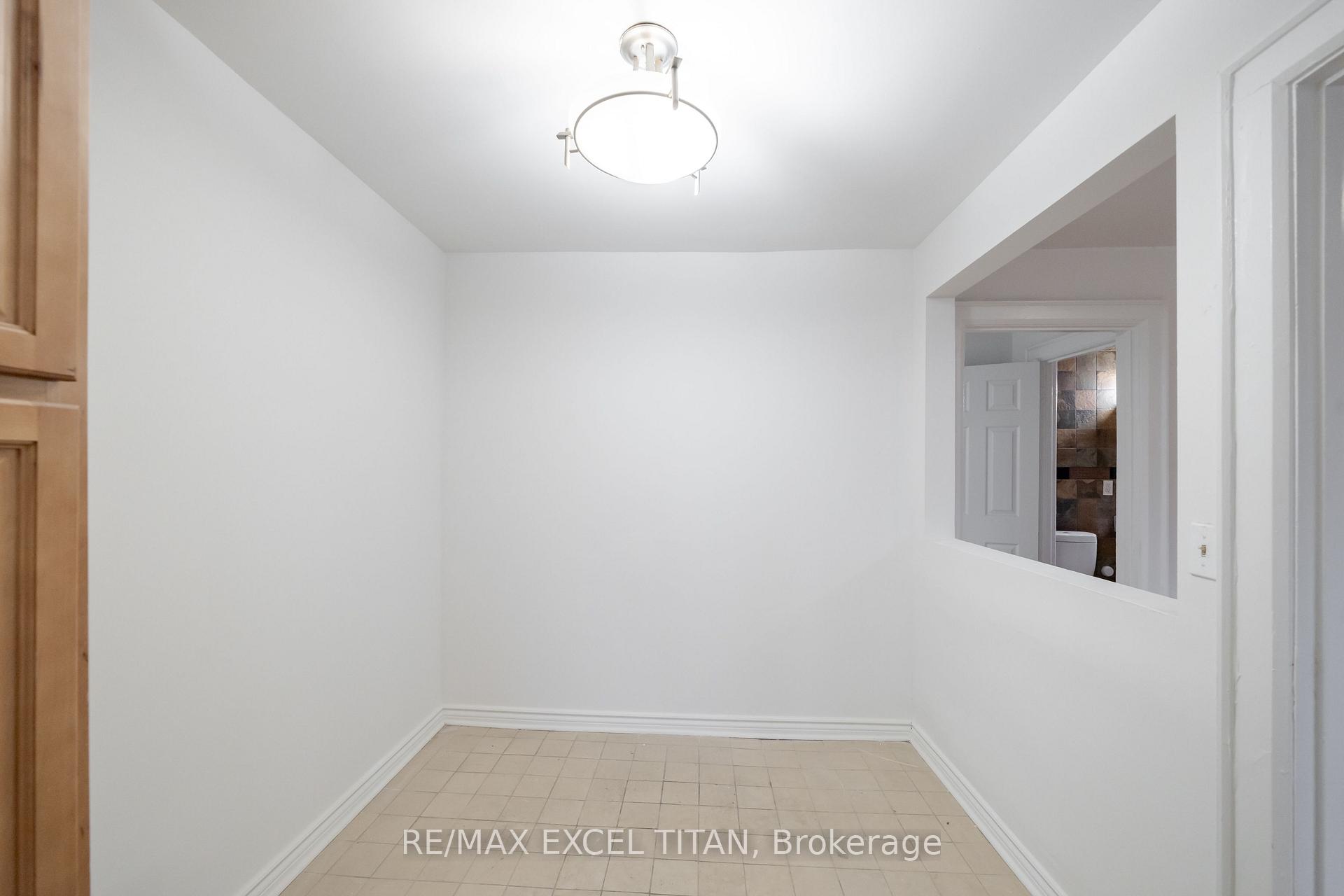 Photo 8 of Unit 21, 6 Kingston Road, Toronto, Woodbine Corridor — HOMEH