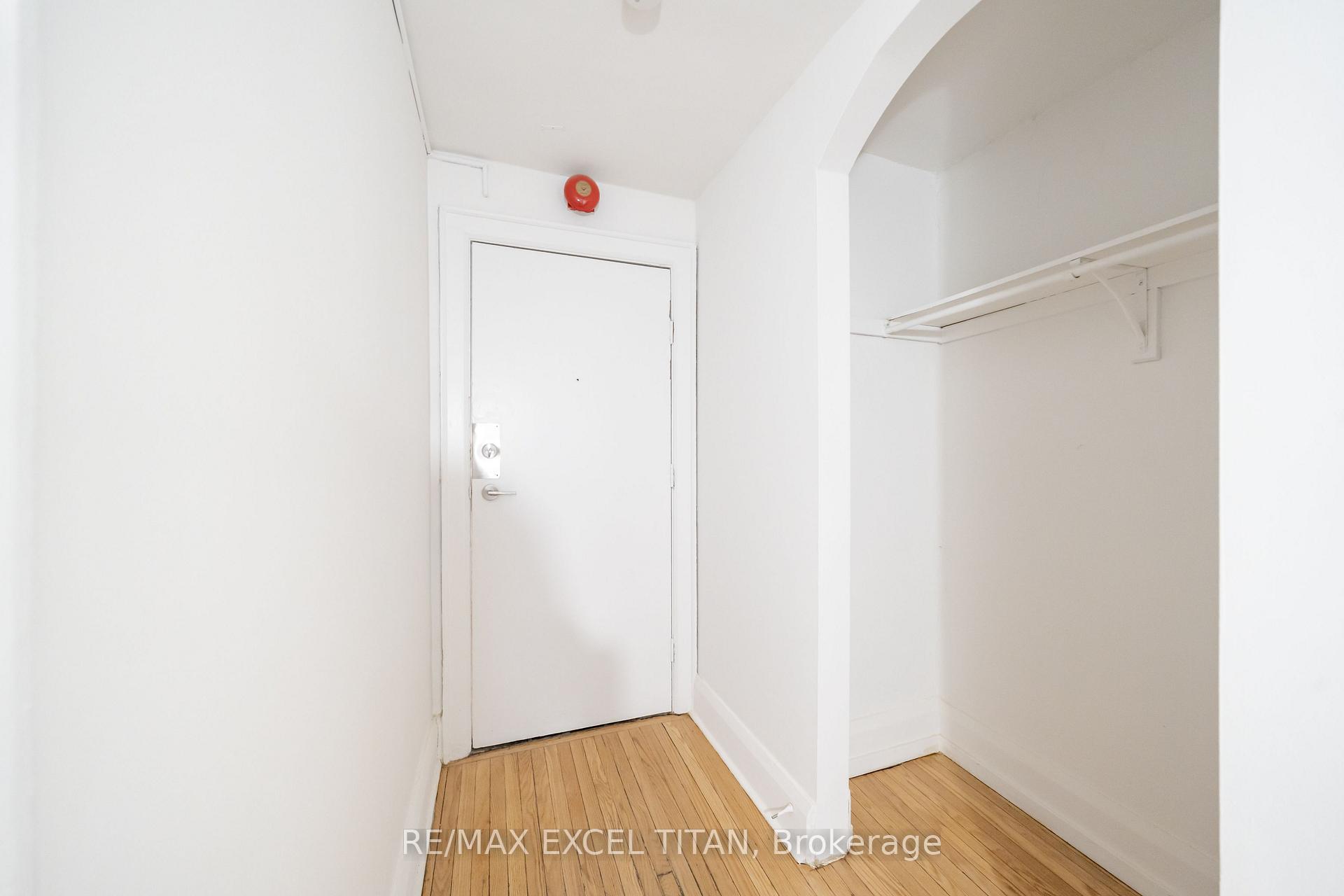 Photo 9 of Unit 21, 6 Kingston Road, Toronto, Woodbine Corridor — HOMEH