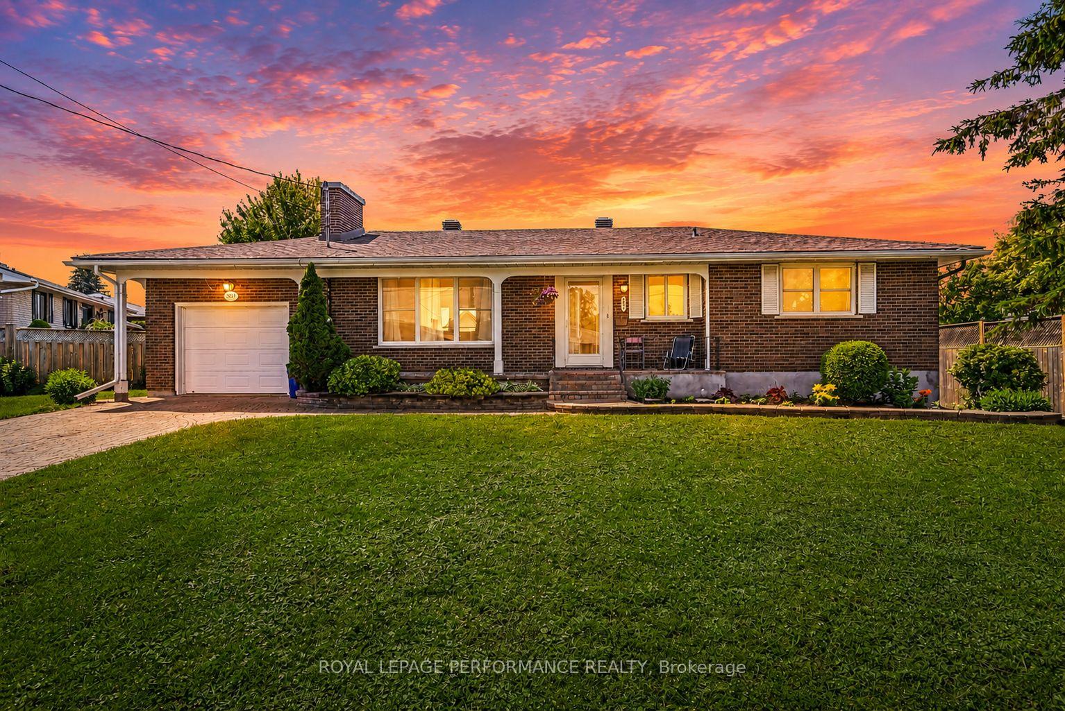 Photo 3 of 531 Blossom Park Drive, Cornwall, Cornwall — HOMEH