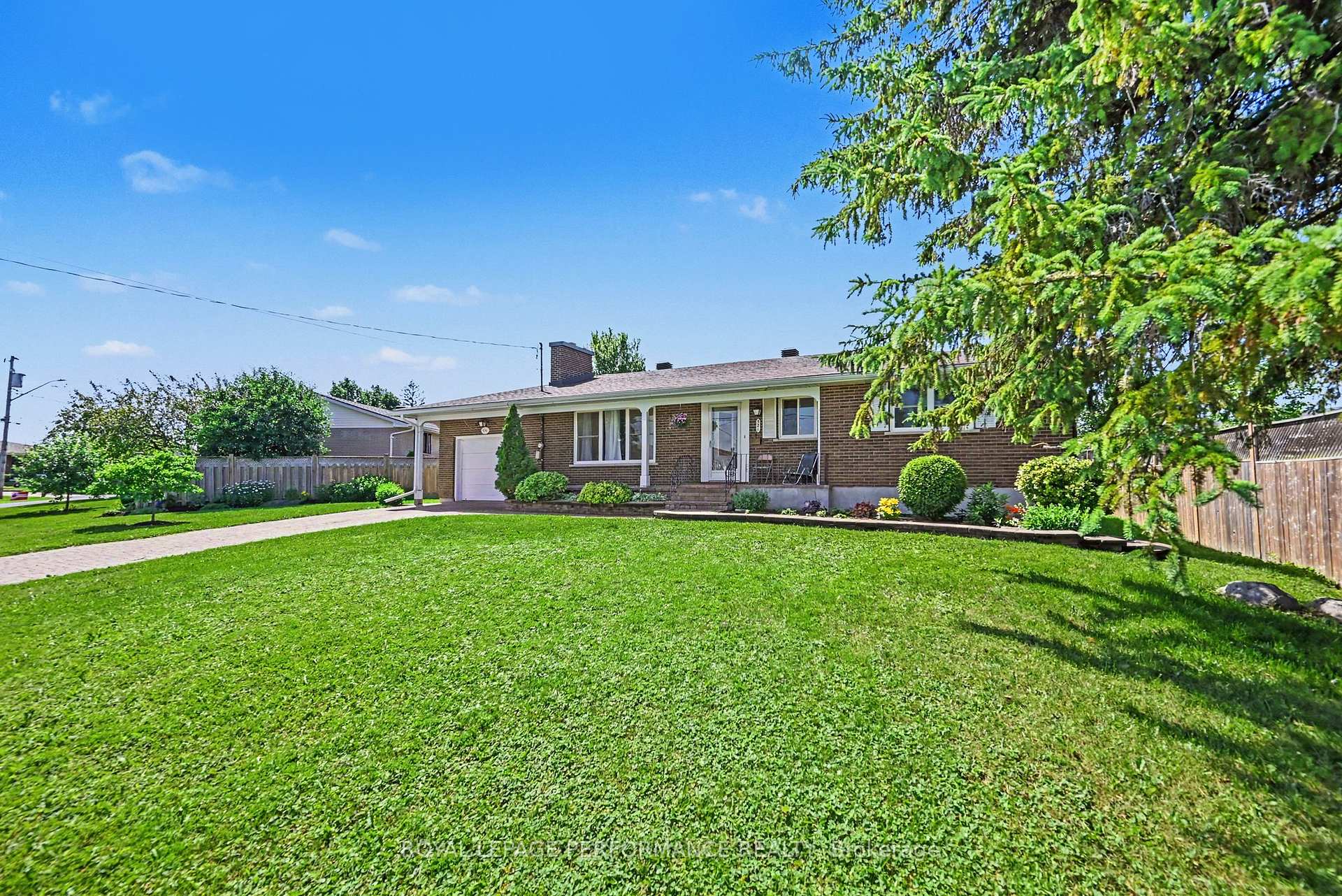Photo 4 of 531 Blossom Park Drive, Cornwall, Cornwall — HOMEH