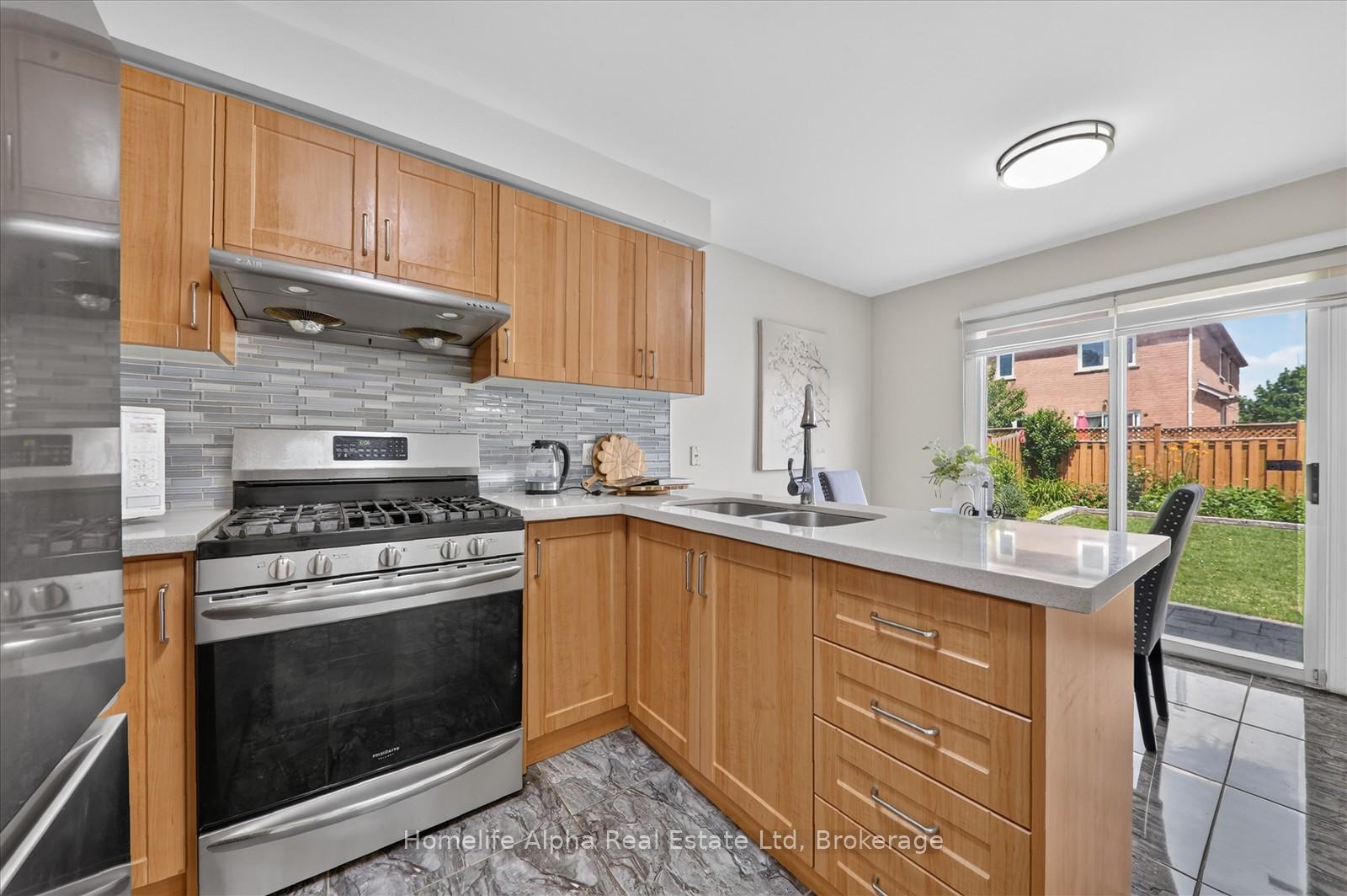 Photo 17 of 142 Walford Road, Markham, Middlefield — HOMEH