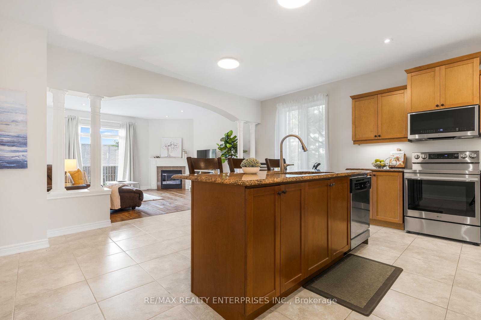 Photo 8 of 21 Sidare Court, Grimsby, Grimsby Beach — HOMEH