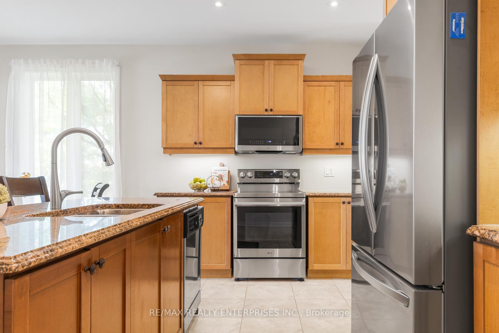 Photo 10 of 21 Sidare Court, Grimsby, Grimsby Beach — HOMEH