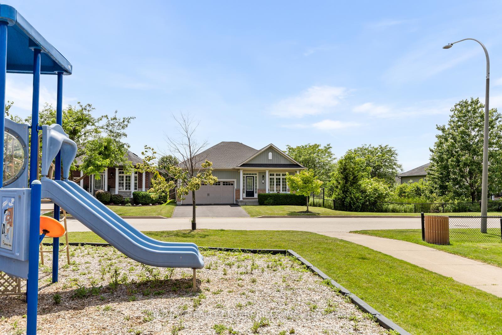 Photo 25 of 21 Sidare Court, Grimsby, Grimsby Beach — HOMEH
