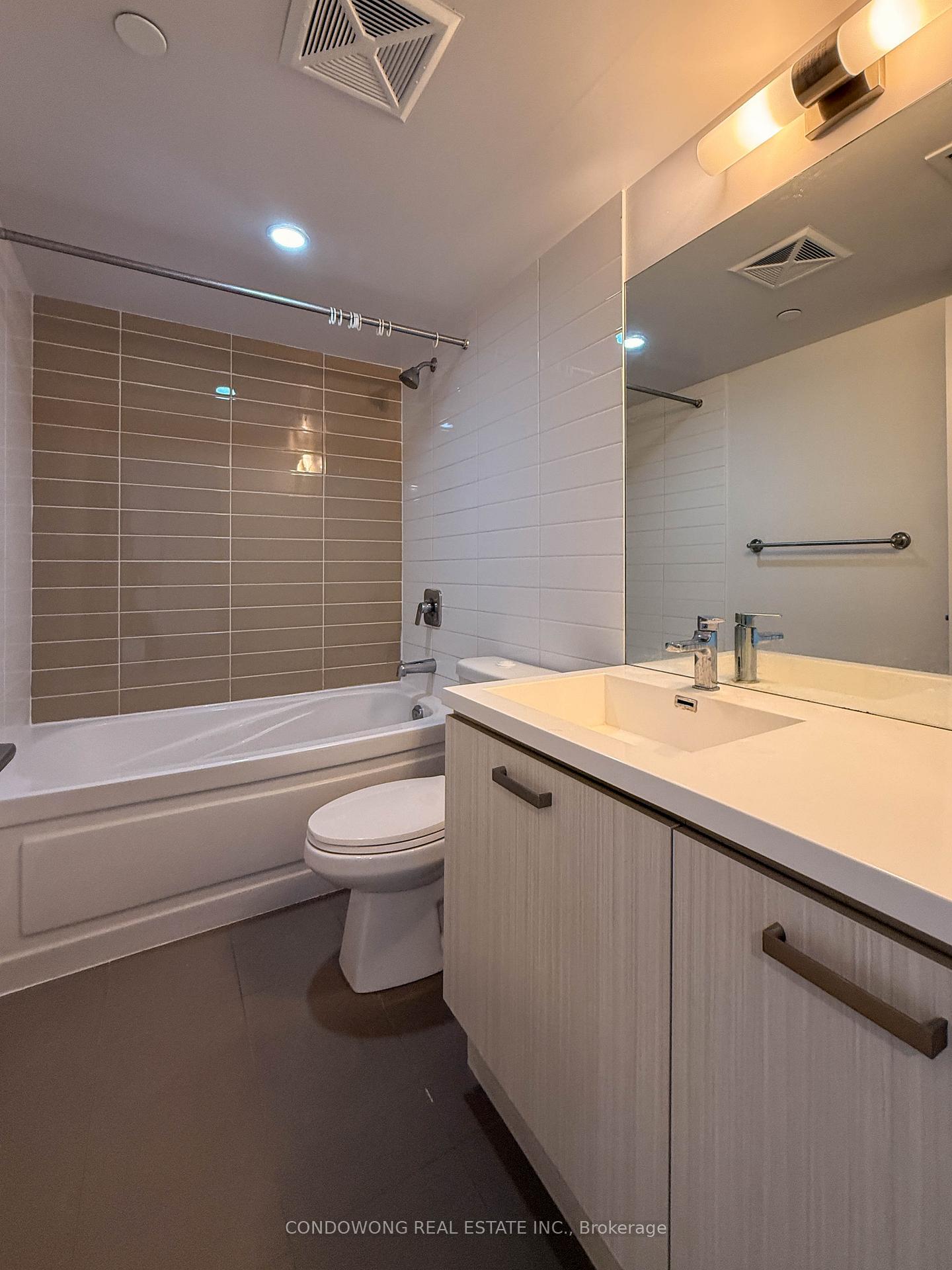 Photo 6 of Unit 2305, 125 Redpath Avenue, Toronto, Mount Pleasant West — HOMEH