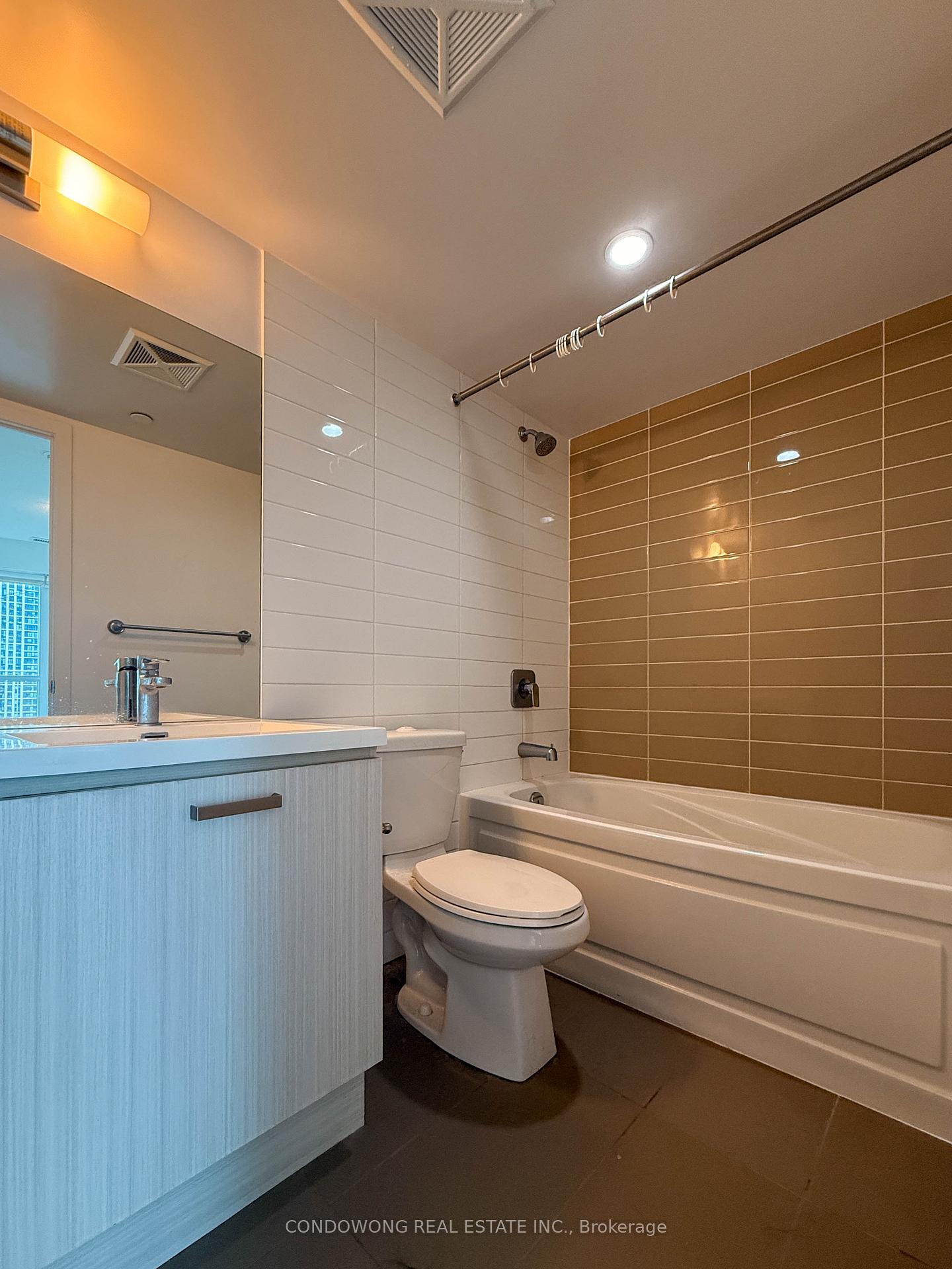Photo 9 of Unit 2305, 125 Redpath Avenue, Toronto, Mount Pleasant West — HOMEH