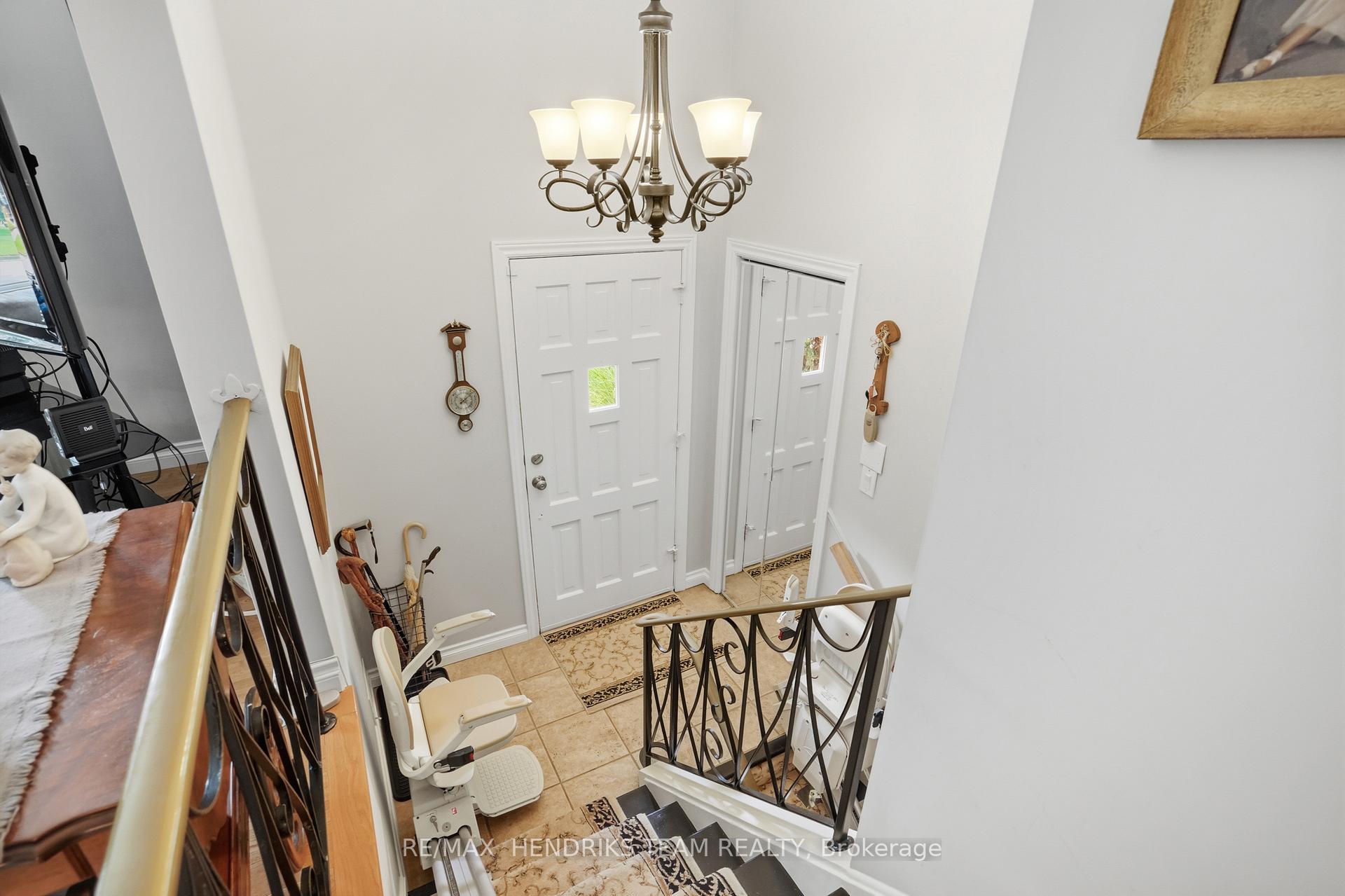 Photo 4 of 8 Tudor Gate Place, St. Catharines, Lakeshore — HOMEH