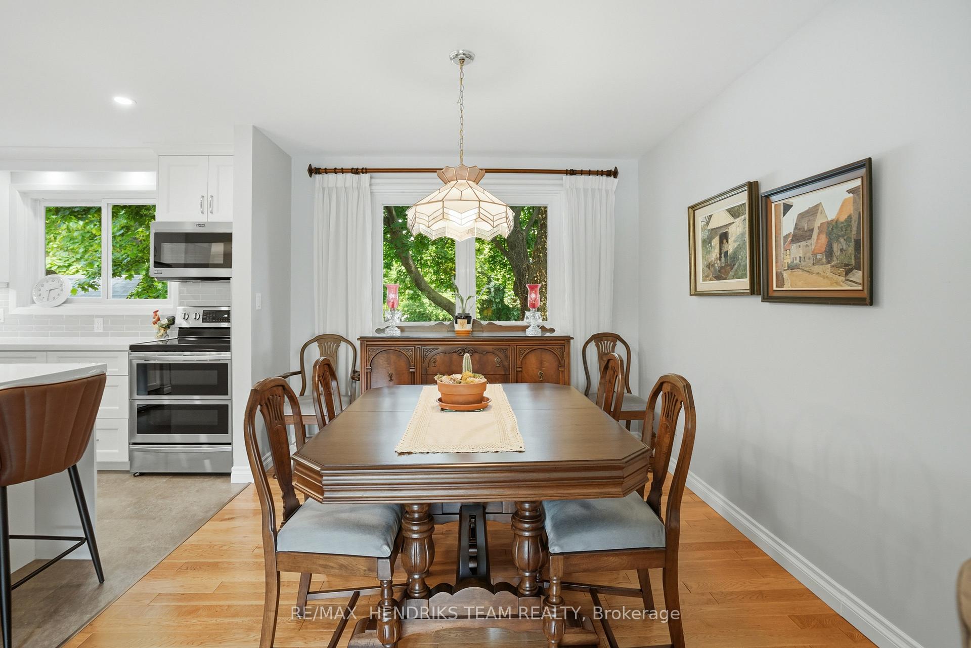 Photo 8 of 8 Tudor Gate Place, St. Catharines, Lakeshore — HOMEH