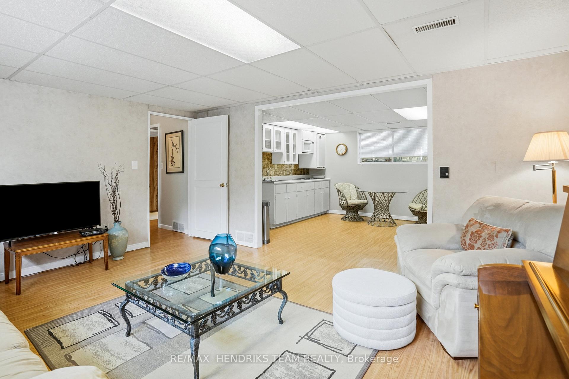 Photo 17 of 8 Tudor Gate Place, St. Catharines, Lakeshore — HOMEH