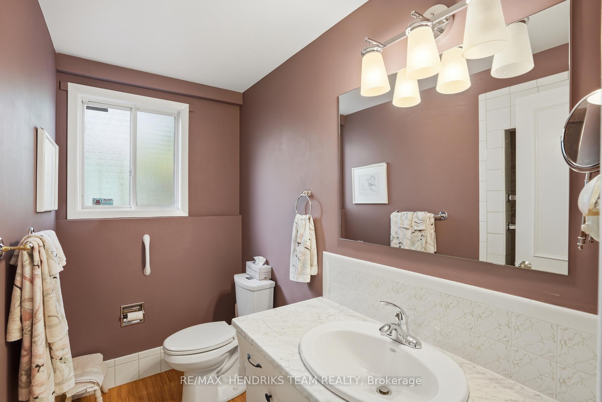 Photo 19 of 8 Tudor Gate Place, St. Catharines, Lakeshore — HOMEH