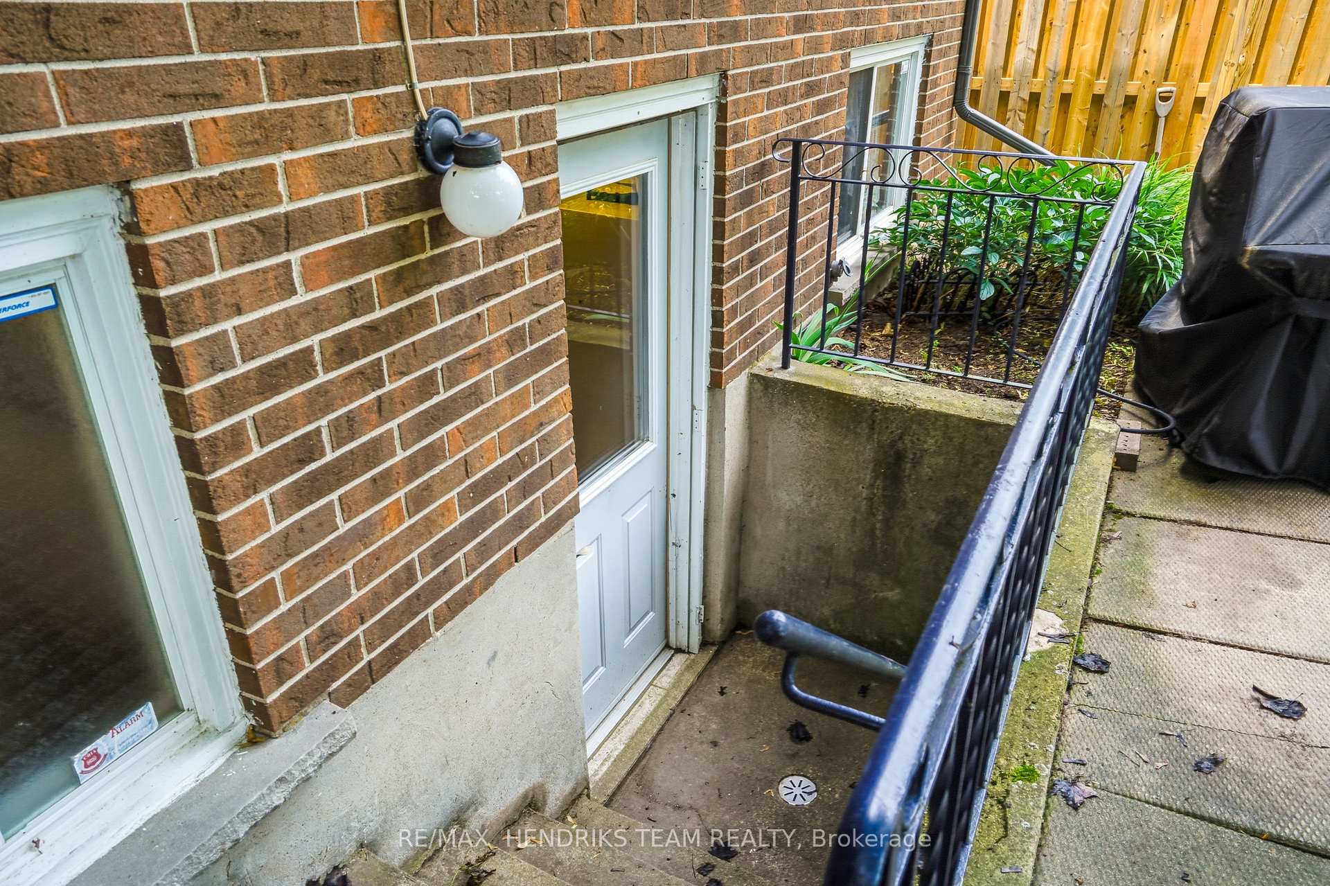 Photo 21 of 8 Tudor Gate Place, St. Catharines, Lakeshore — HOMEH