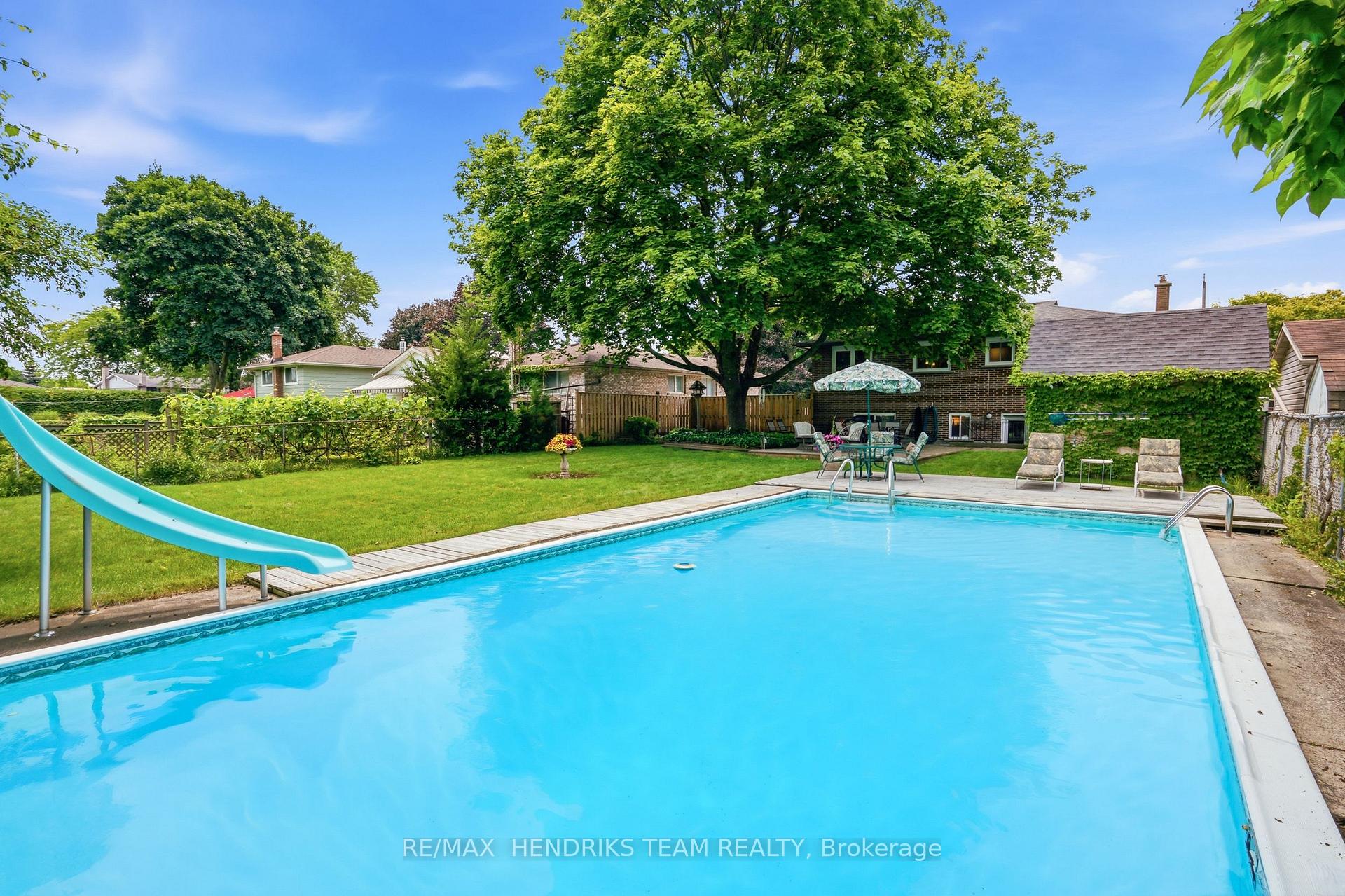 Photo 28 of 8 Tudor Gate Place, St. Catharines, Lakeshore — HOMEH
