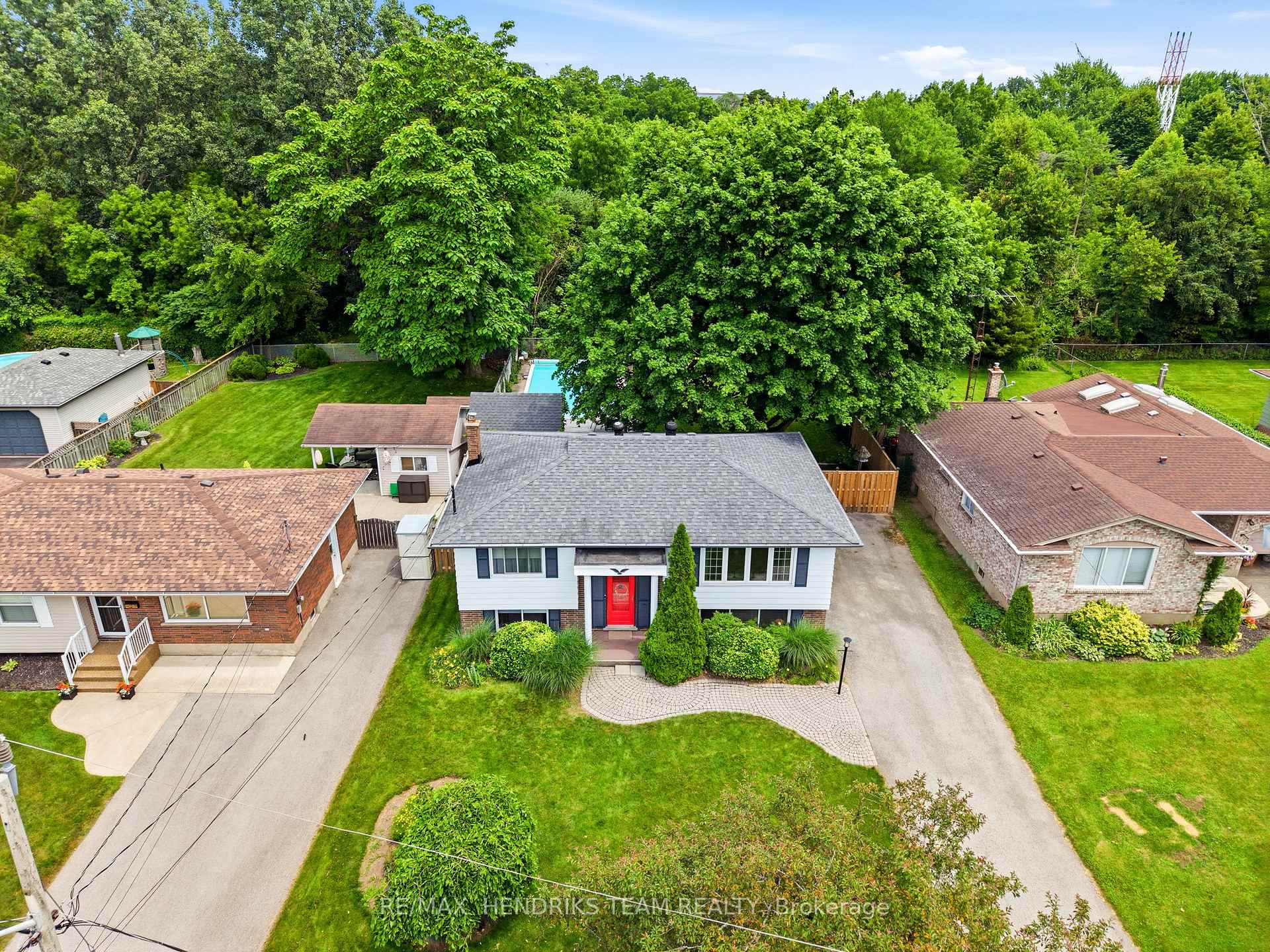 Photo 32 of 8 Tudor Gate Place, St. Catharines, Lakeshore — HOMEH