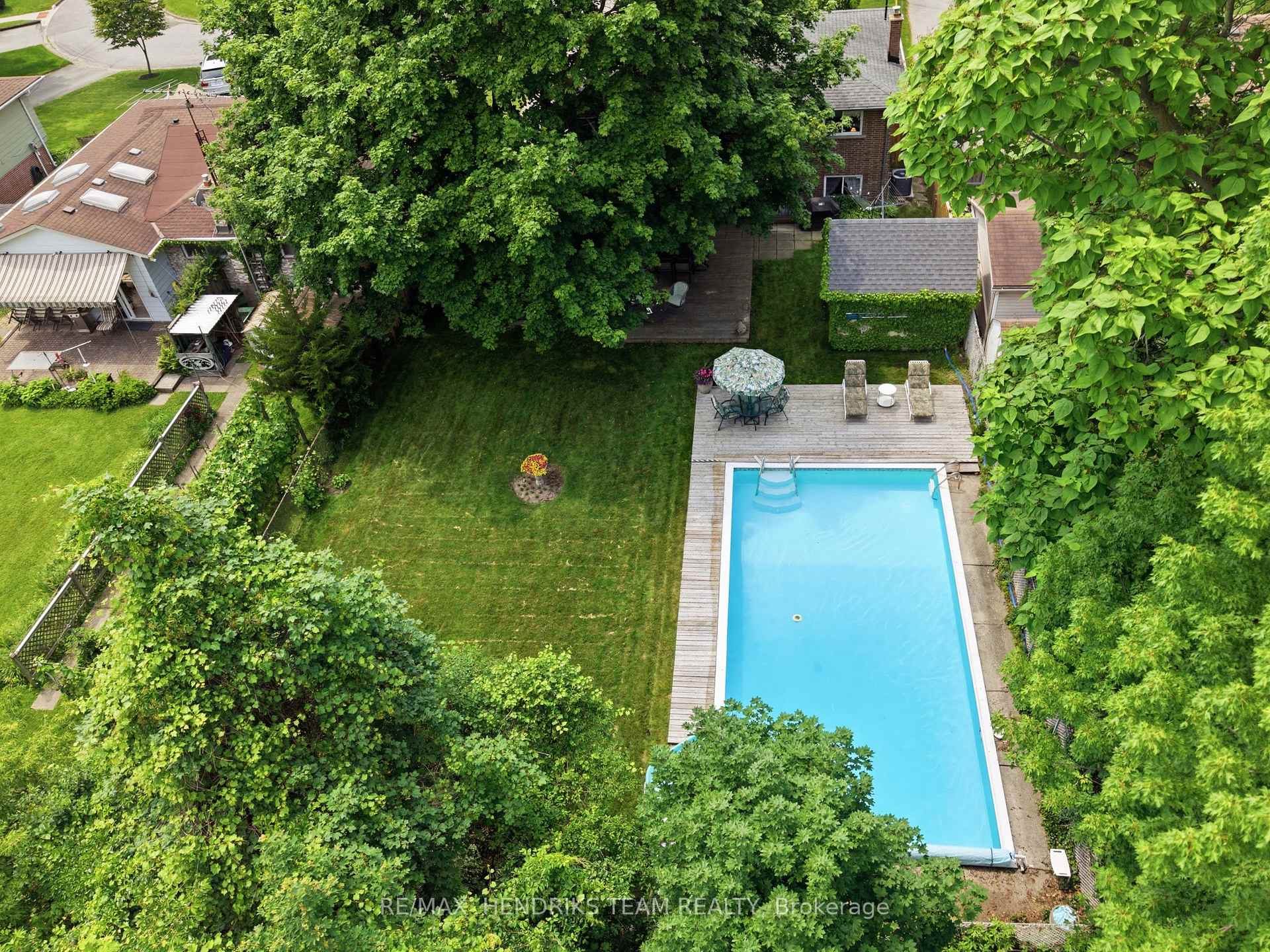 Photo 33 of 8 Tudor Gate Place, St. Catharines, Lakeshore — HOMEH