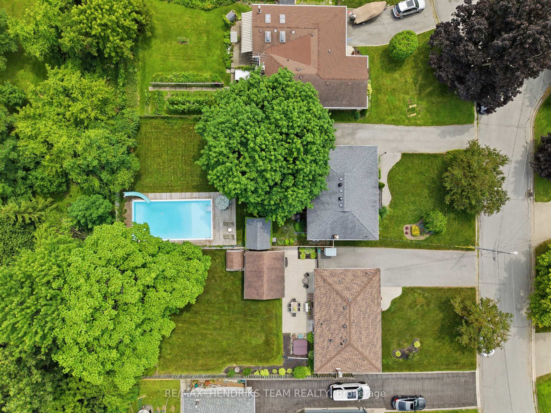 Photo 34 of 8 Tudor Gate Place, St. Catharines, Lakeshore — HOMEH