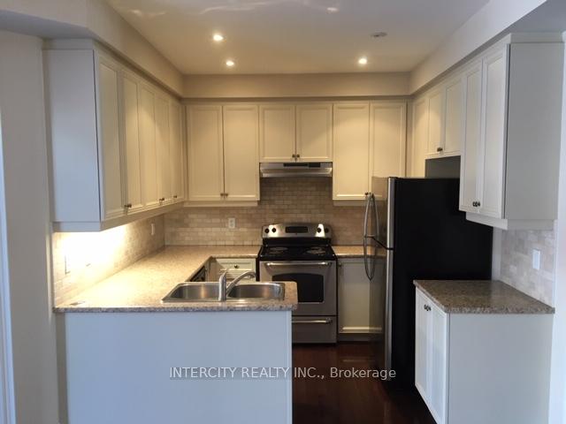 Photo 4 of 150 Golden Forest Road, Vaughan, Patterson — HOMEH