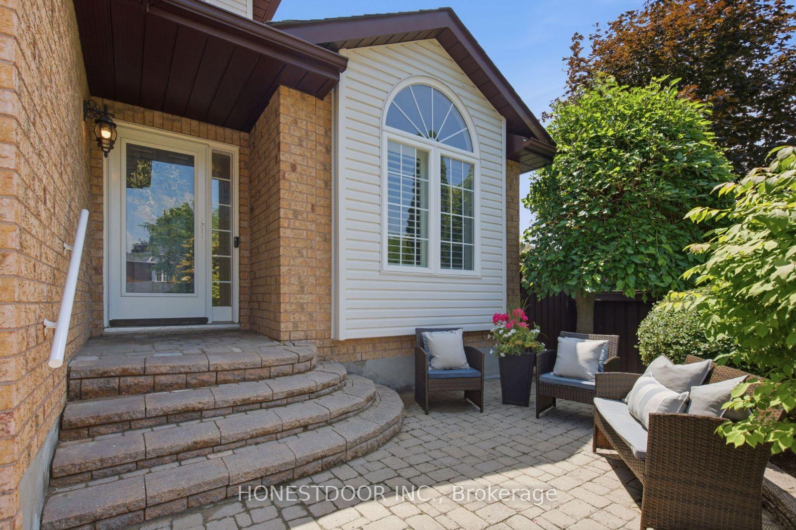 Photo 3 of 1010 Catskill Drive, Oshawa, Northglen — HOMEH