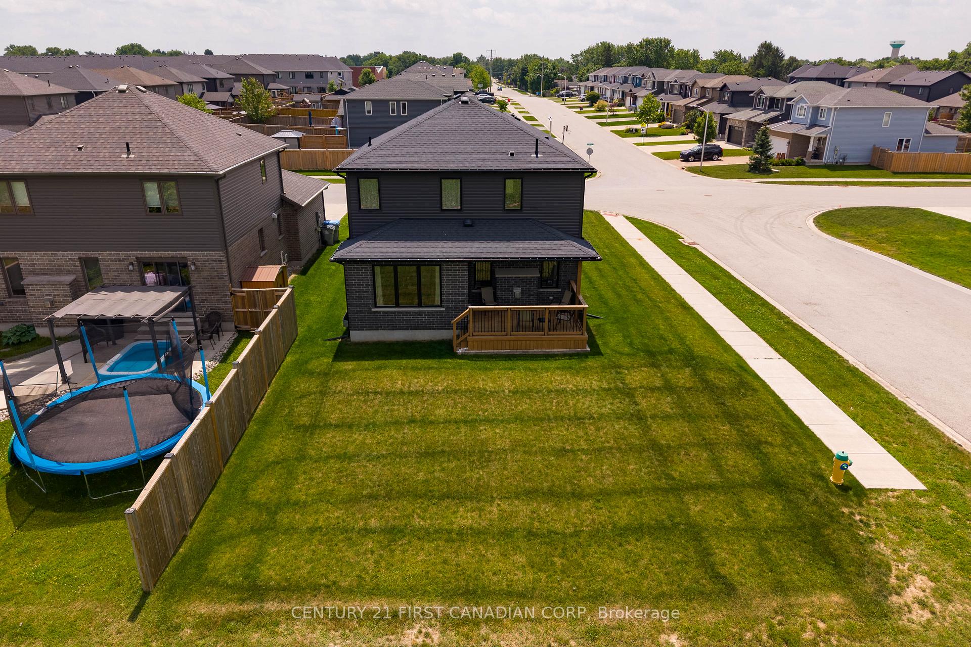 Photo 9 of 150 Gilmour Drive, Lucan Biddulph, Lucan — HOMEH