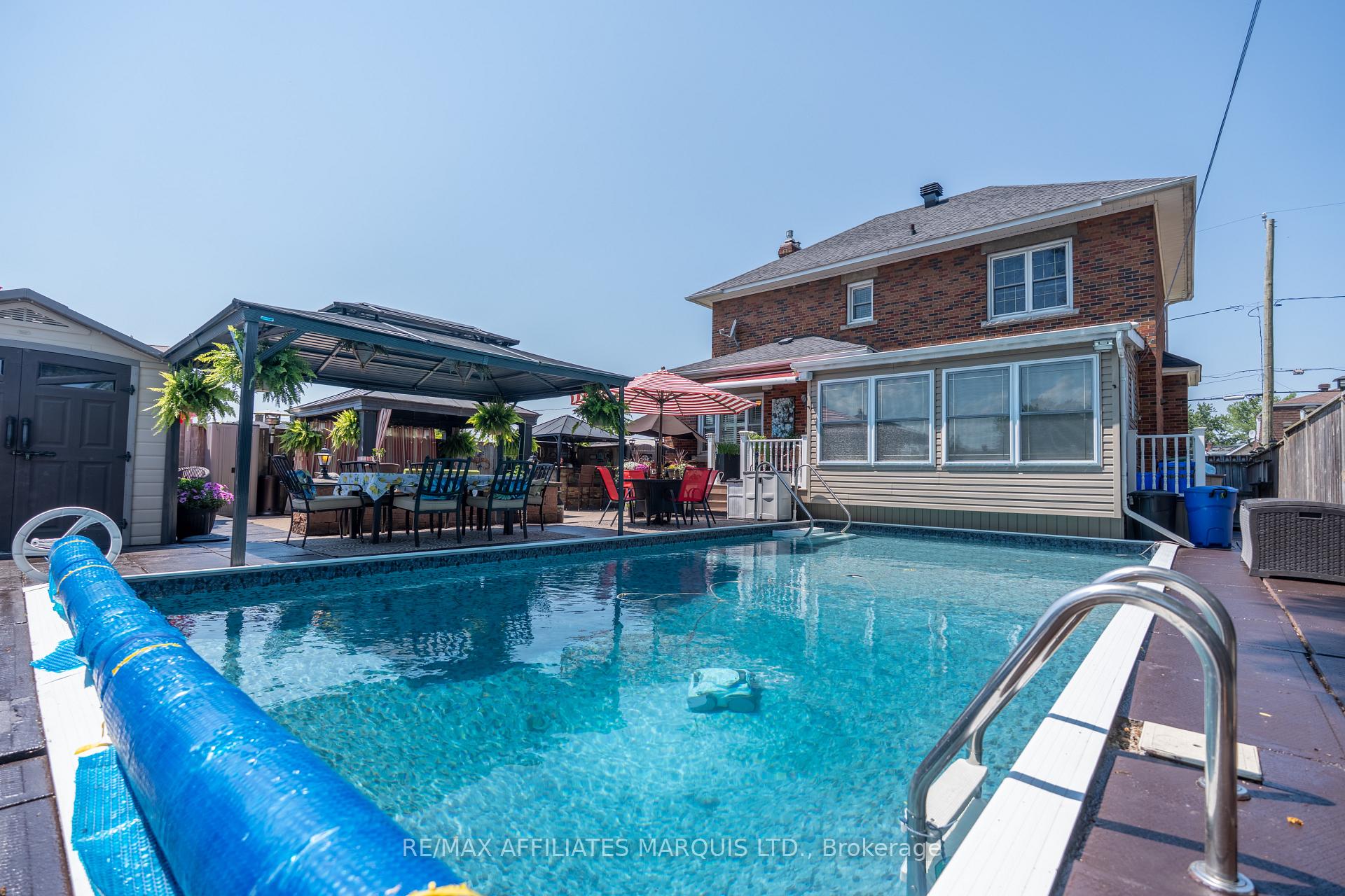Photo 17 of 420 Third Street W, Cornwall, Cornwall — HOMEH