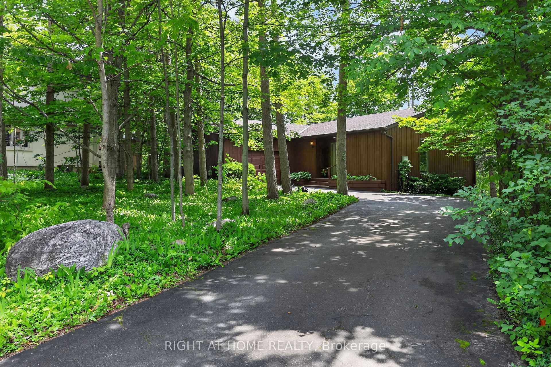 Photo 43 of 5 Pine Point, Oro-Medonte, Horseshoe Valley — HOMEH