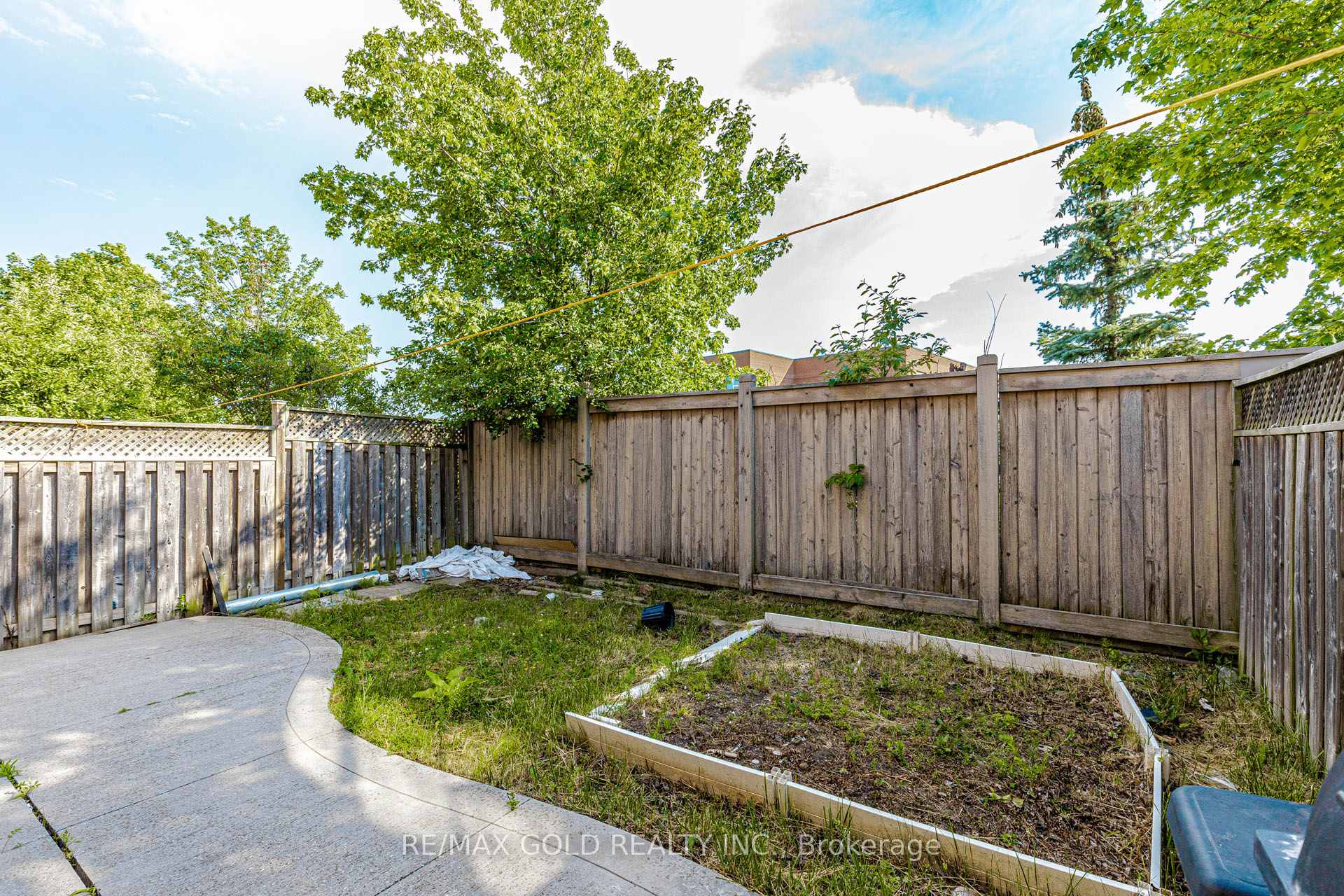 Photo 32 of 4 Trudelle Crescent, Brampton, Fletcher's Meadow — HOMEH