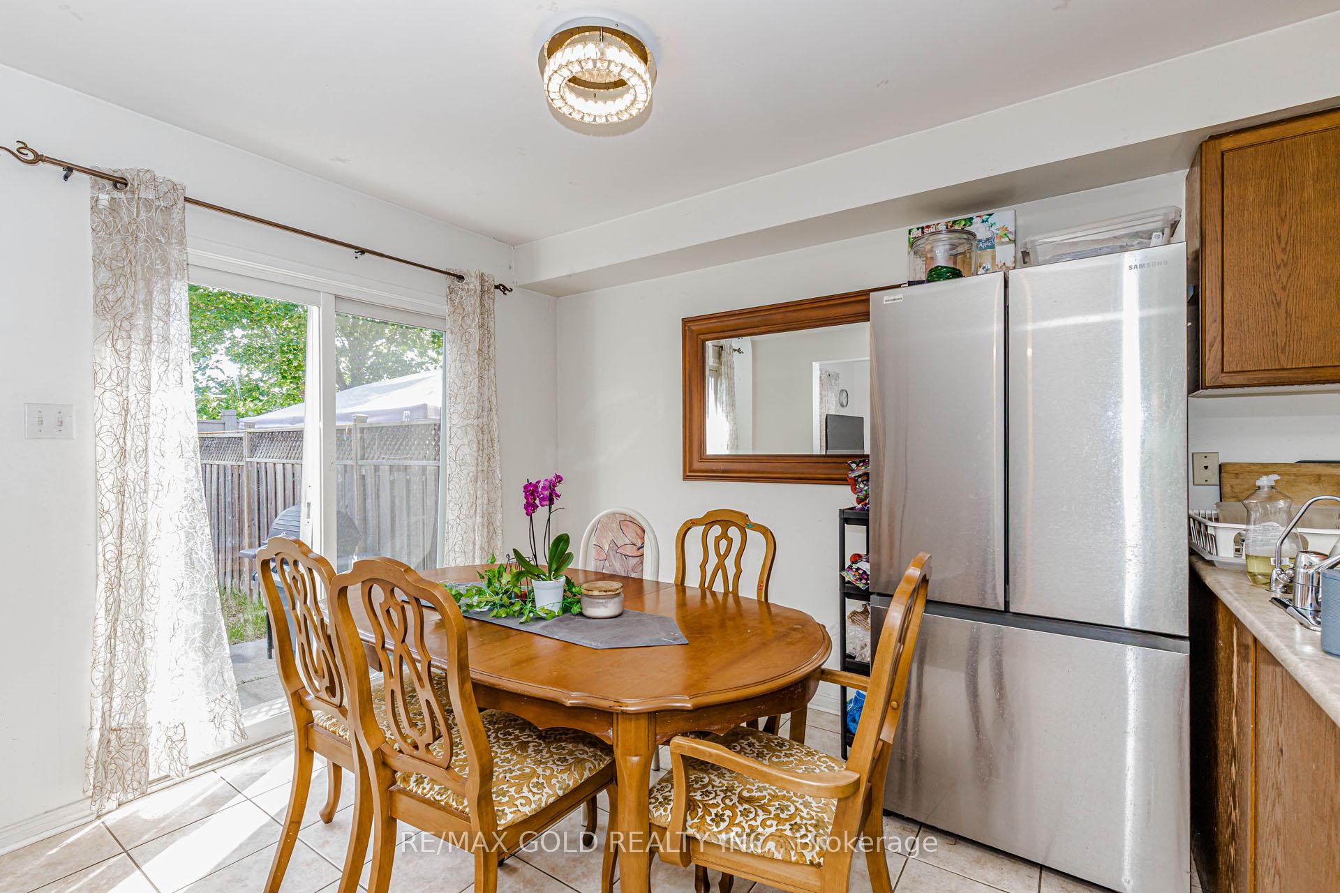 Photo 13 of 4 Trudelle Crescent, Brampton, Fletcher's Meadow — HOMEH