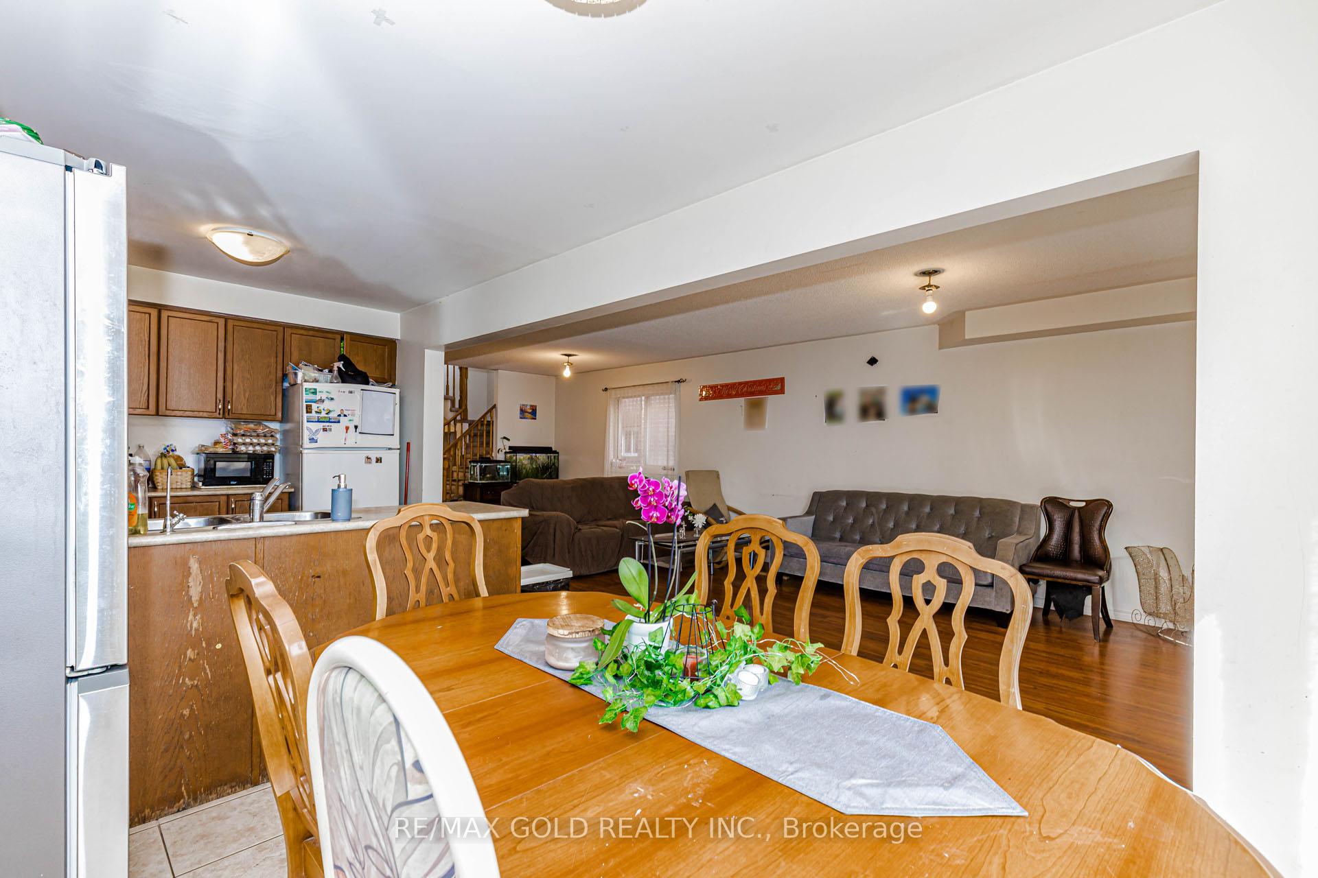 Photo 15 of 4 Trudelle Crescent, Brampton, Fletcher's Meadow — HOMEH