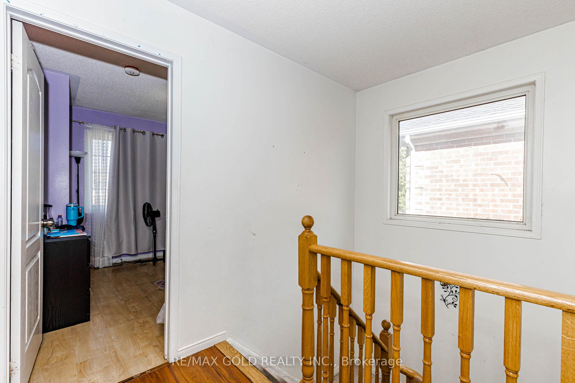 Photo 16 of 4 Trudelle Crescent, Brampton, Fletcher's Meadow — HOMEH