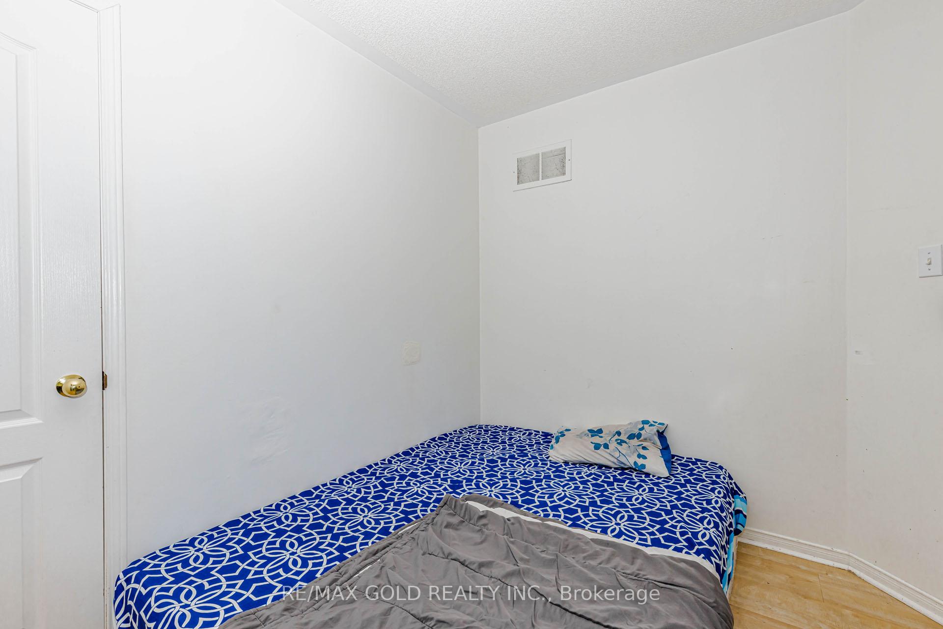Photo 20 of 4 Trudelle Crescent, Brampton, Fletcher's Meadow — HOMEH