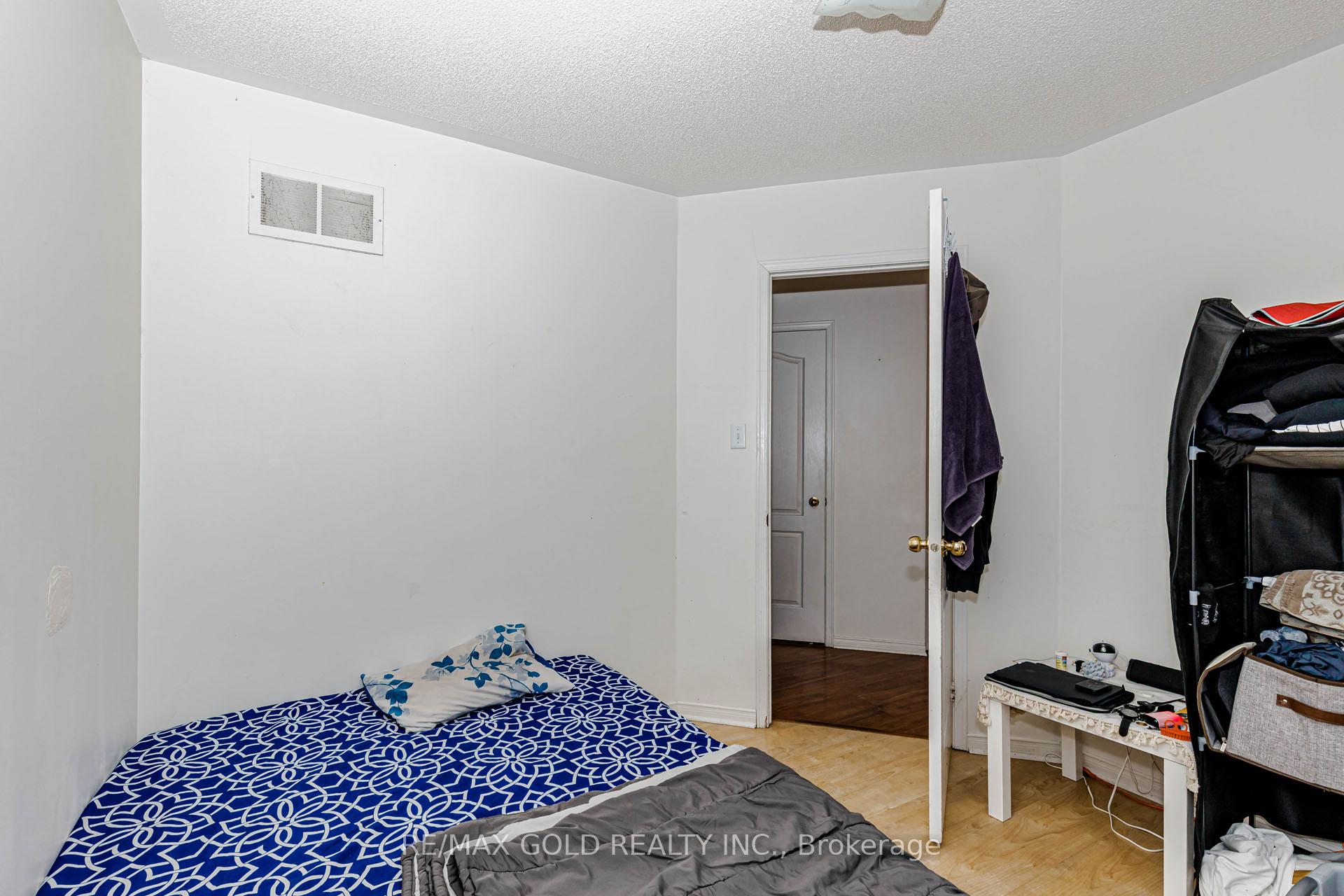 Photo 43 of 4 Trudelle Crescent, Brampton, Fletcher's Meadow — HOMEH