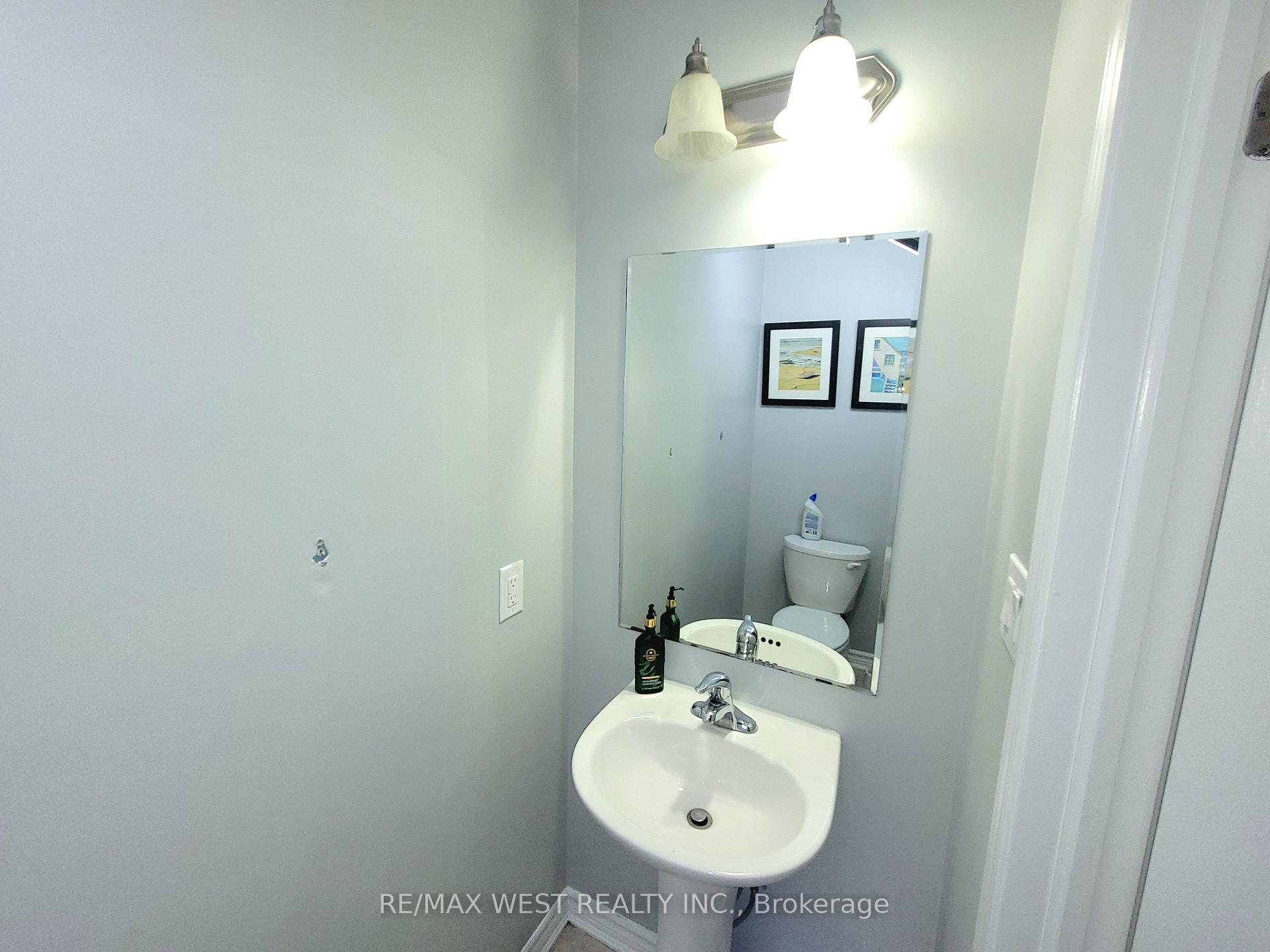 Photo 5 of Unit Main and Second floor, 60 Quillberry Close, Brampton, Northwest Brampton — HOMEH