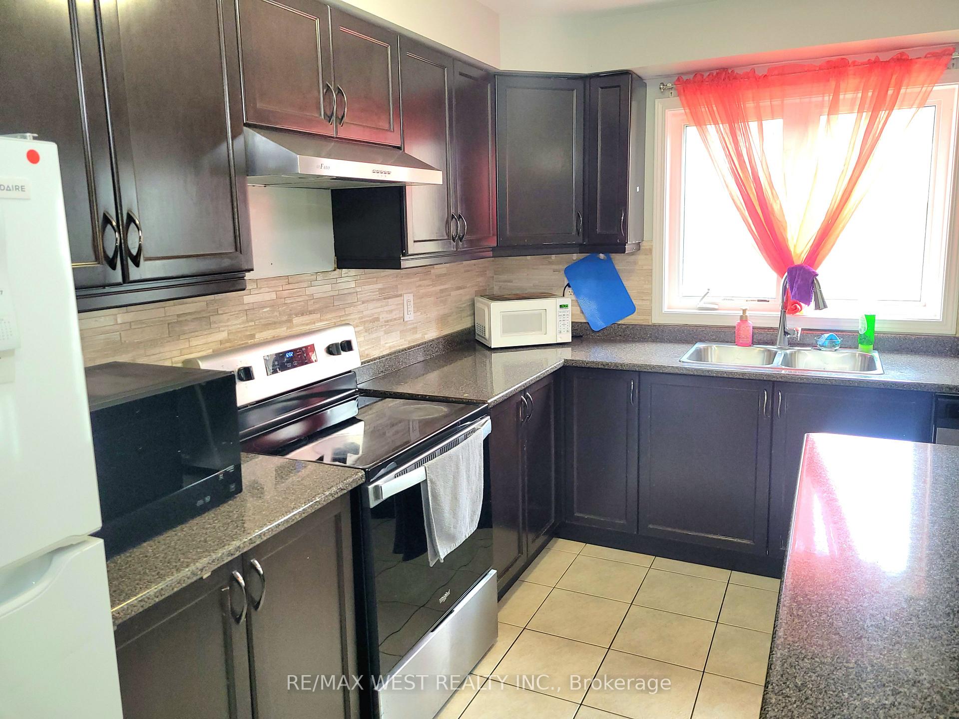 Photo 11 of Unit Main and Second floor, 60 Quillberry Close, Brampton, Northwest Brampton — HOMEH