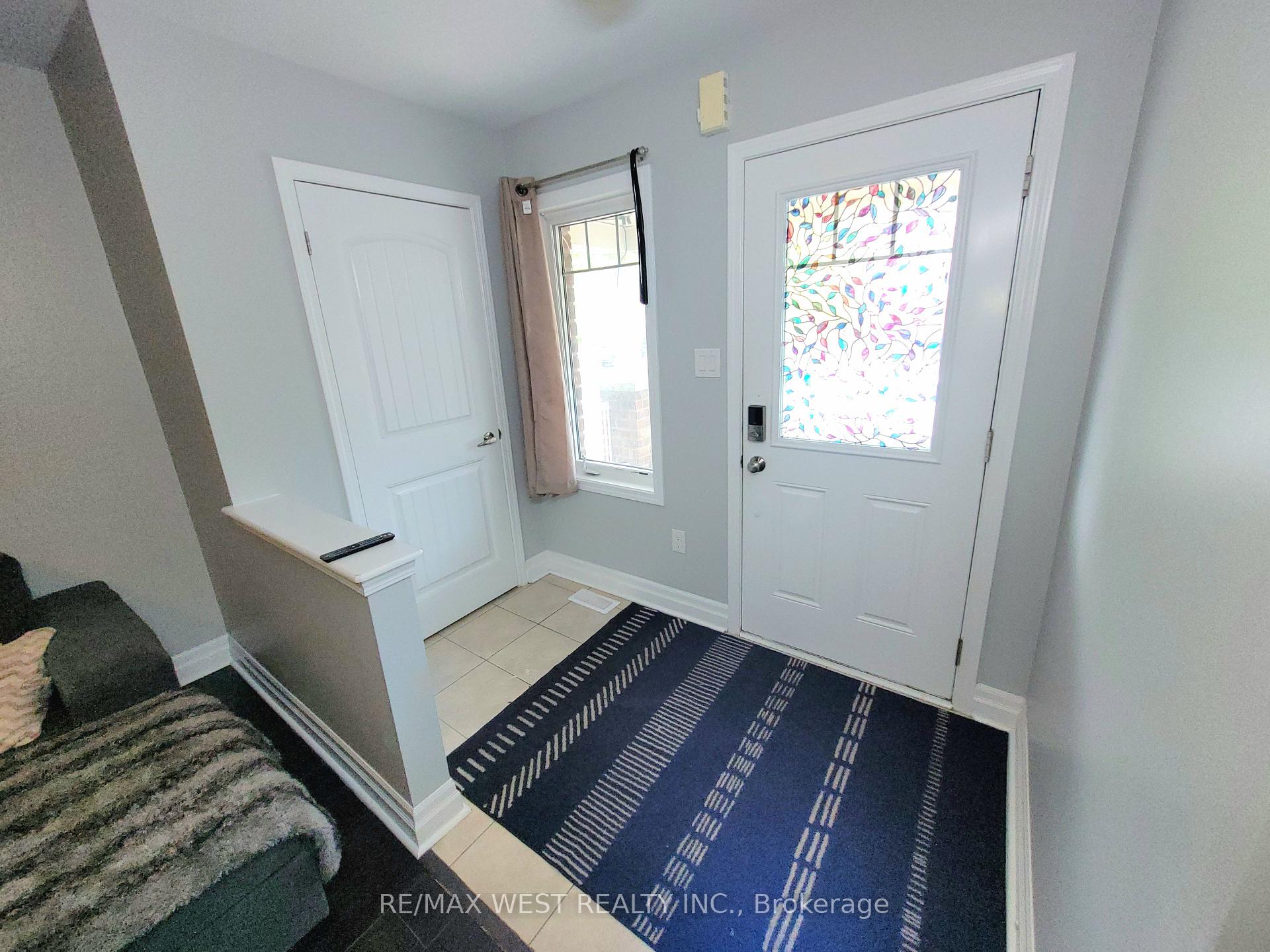 Photo 4 of Unit Main and Second floor, 60 Quillberry Close, Brampton, Northwest Brampton — HOMEH