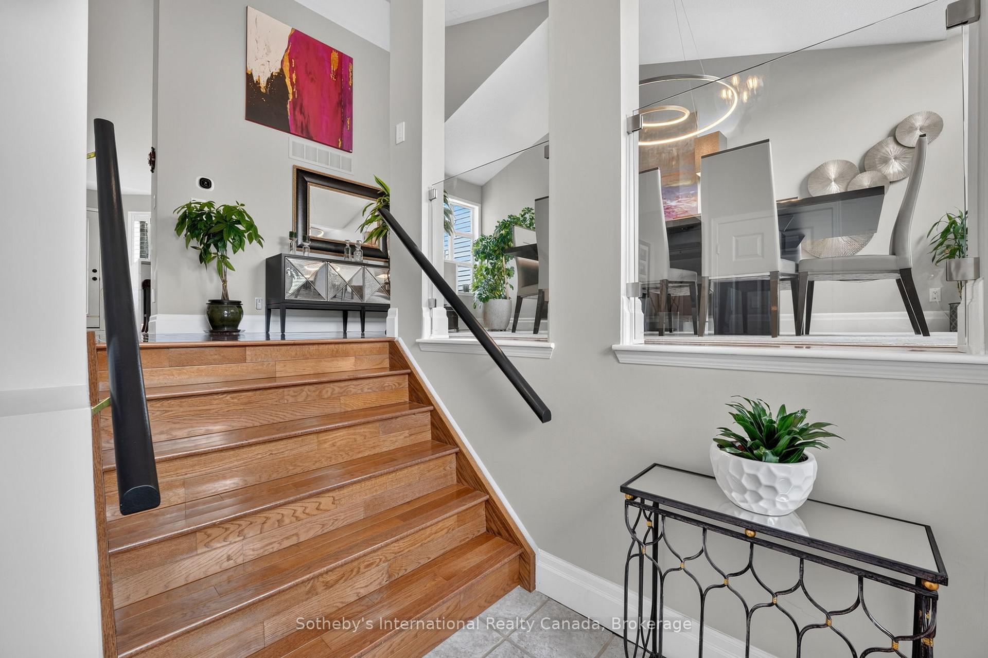 Photo 5 of 20 Sundial Court, Collingwood — HOMEH