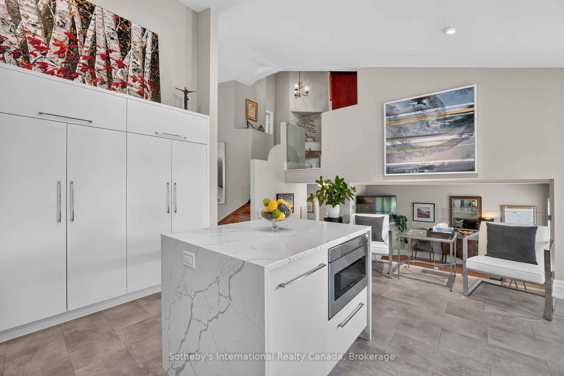 Photo 17 of 20 Sundial Court, Collingwood — HOMEH