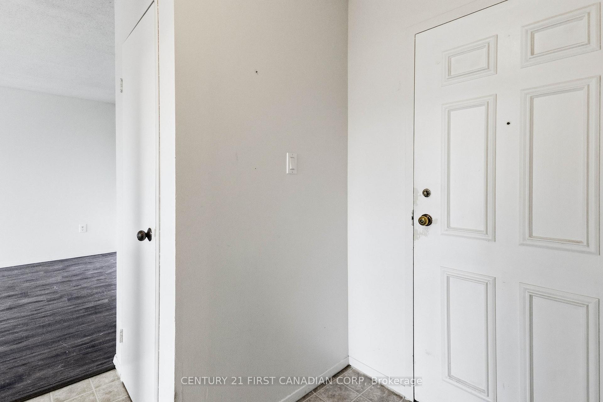 Photo 8 of Unit 509, 600 Grenfell Drive, London, North C — HOMEH