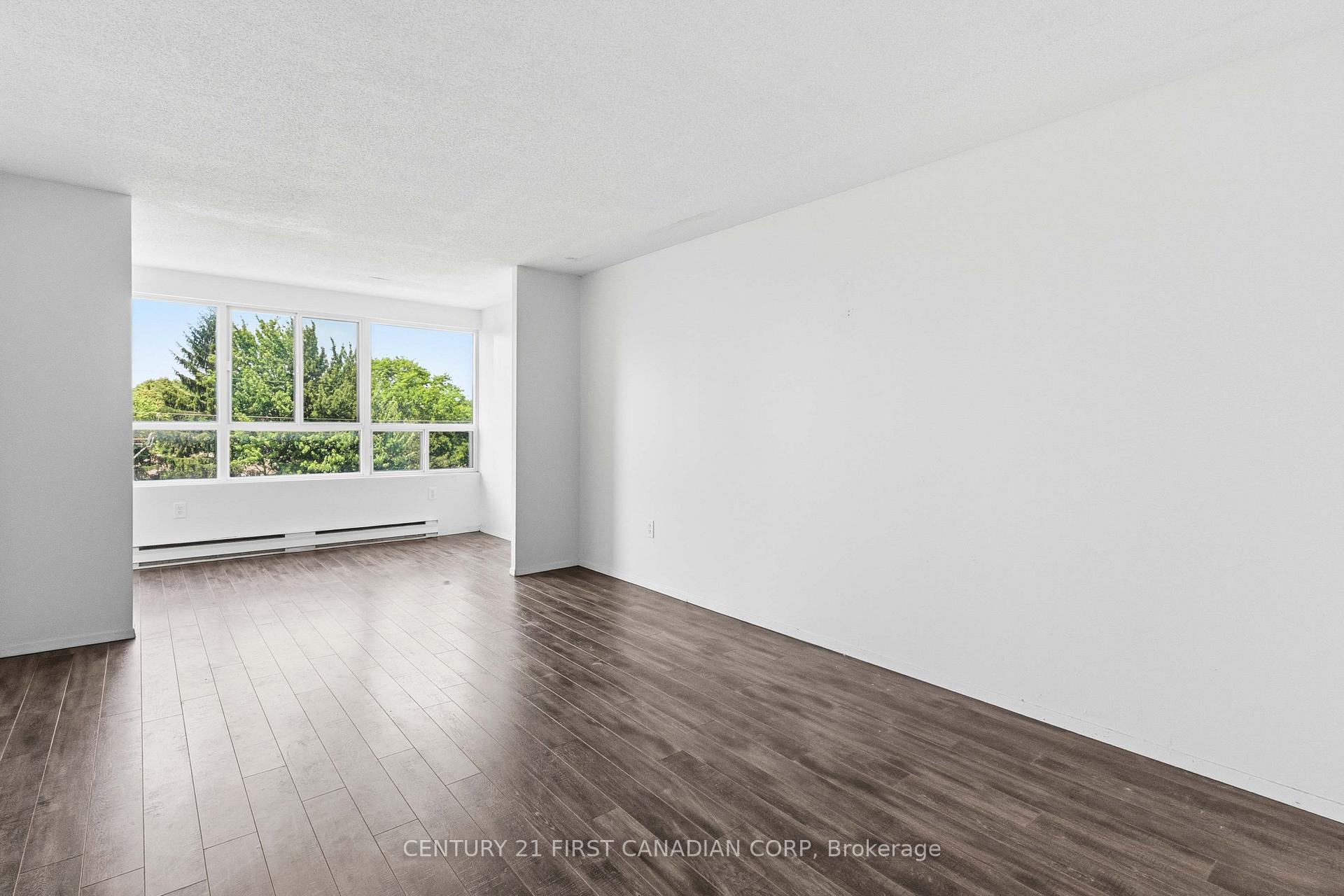Photo 9 of Unit 509, 600 Grenfell Drive, London, North C — HOMEH