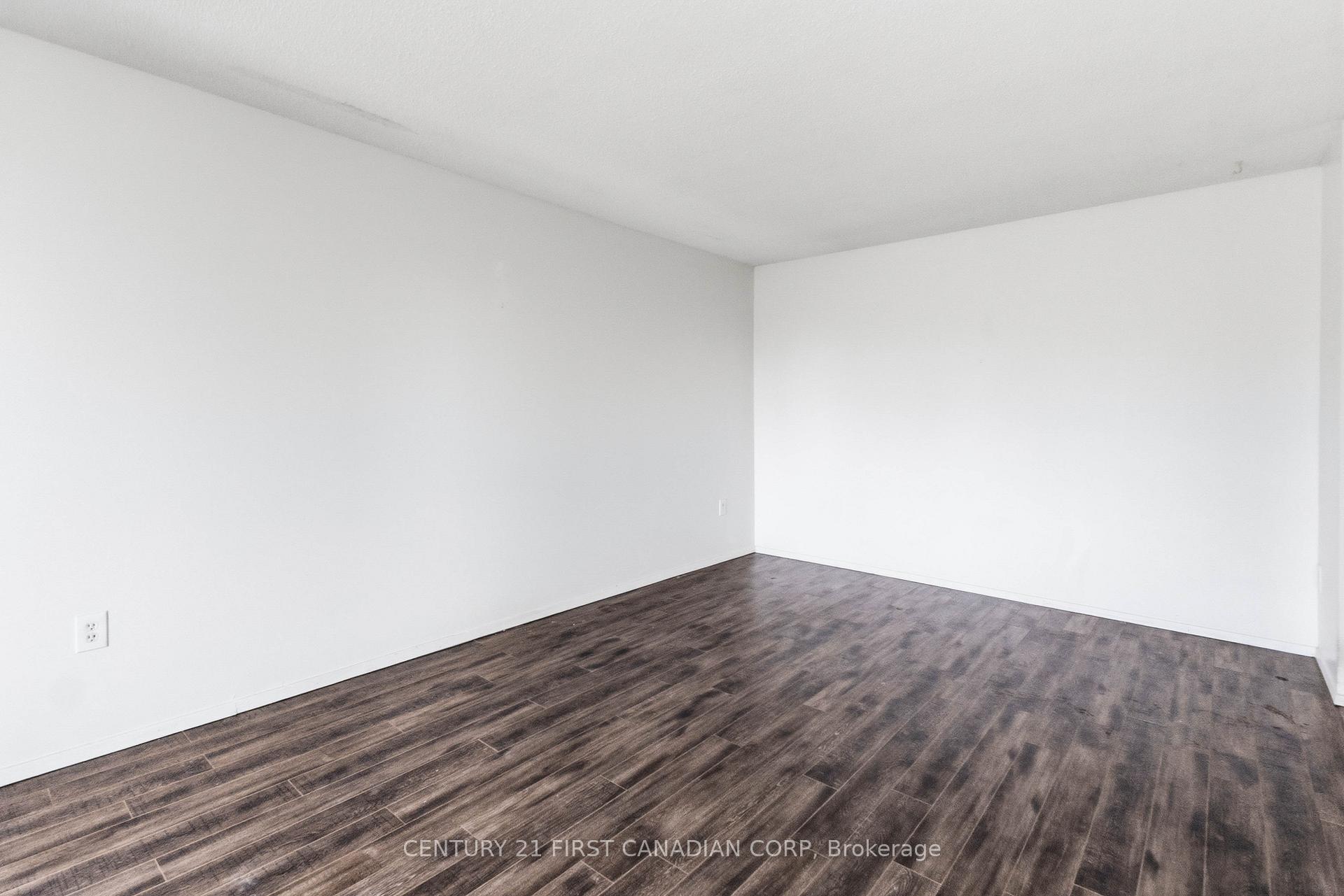 Photo 13 of Unit 509, 600 Grenfell Drive, London, North C — HOMEH