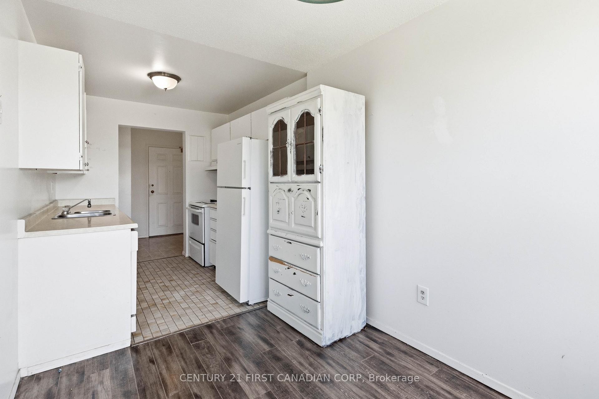 Photo 20 of Unit 509, 600 Grenfell Drive, London, North C — HOMEH