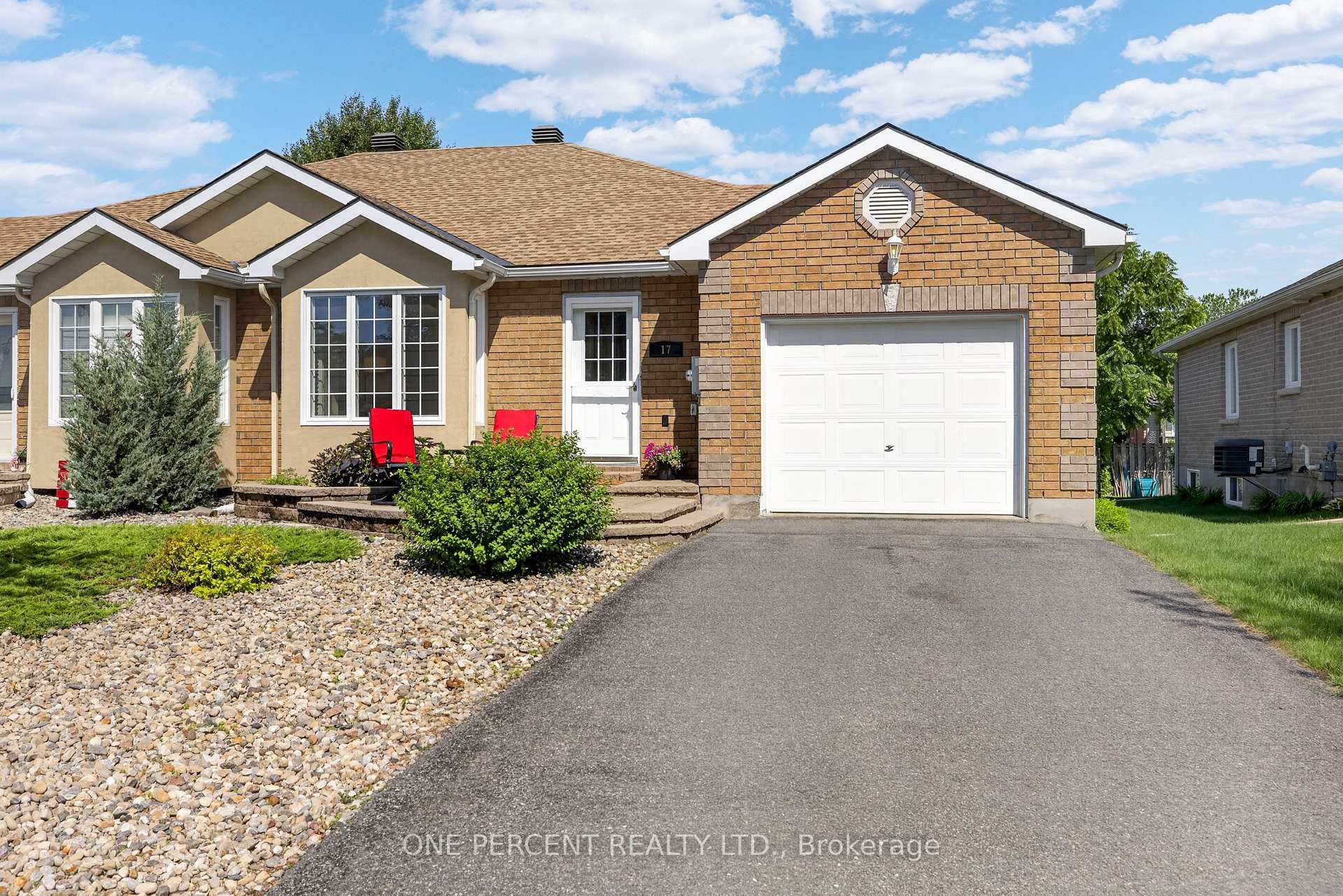 Photo 2 of 17 Dr Gordon Crescent, North Grenville, Kemptville — HOMEH