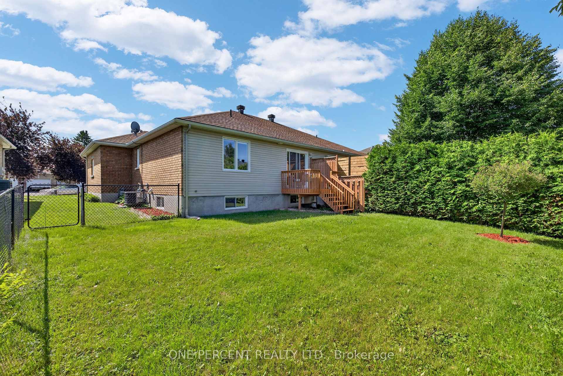 Photo 38 of 17 Dr Gordon Crescent, North Grenville, Kemptville — HOMEH