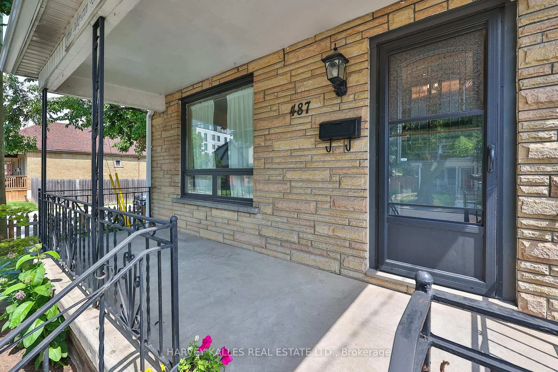 Photo 4 of 487 Dunsmure Road, Hamilton, Crown Point — HOMEH