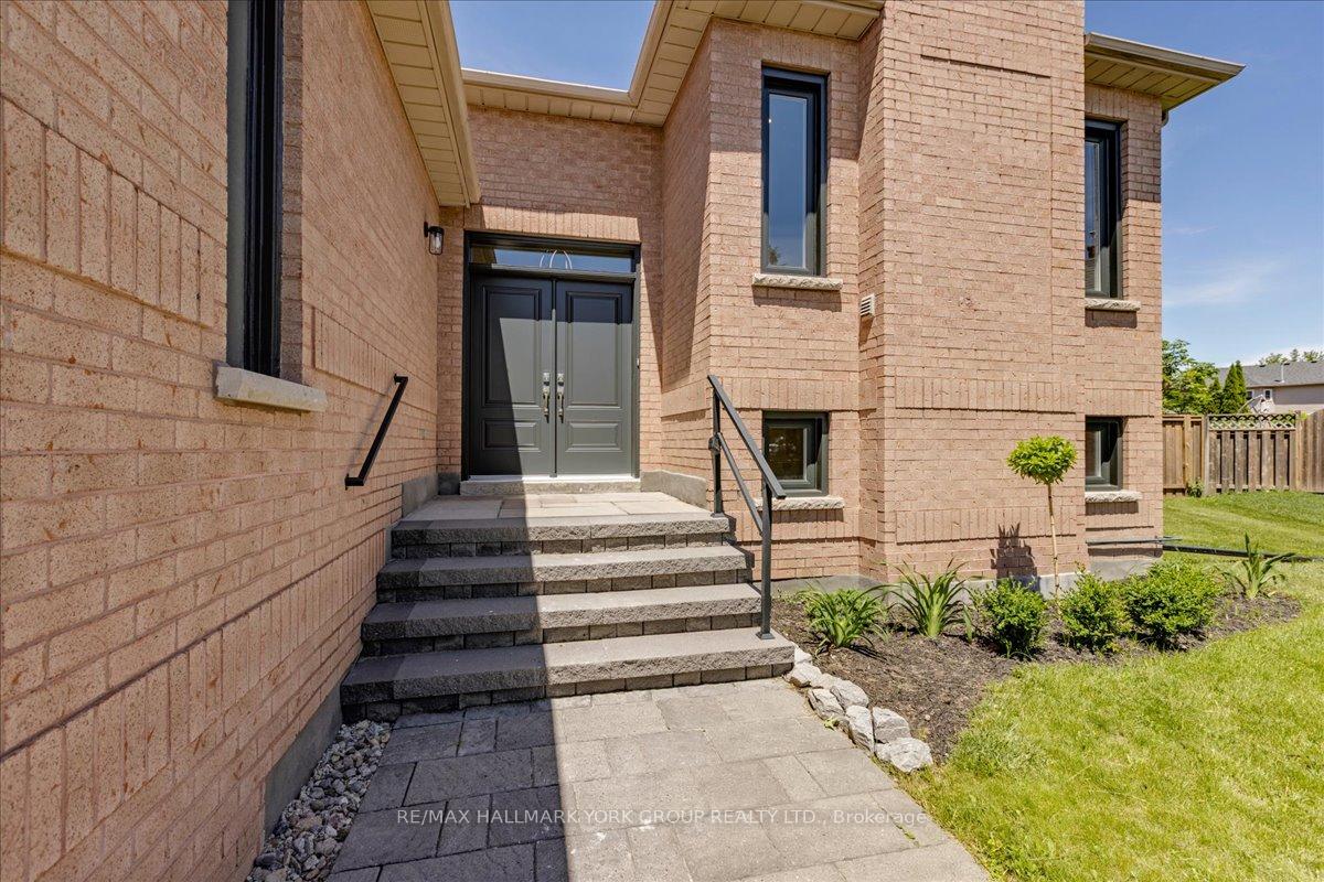 Photo 5 of 14 Aynsley Place, Georgina, Keswick North — HOMEH