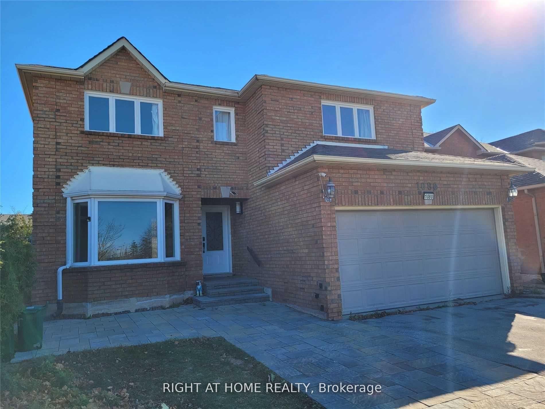 Front of Unit Upper, 1080 Glenashton Drive