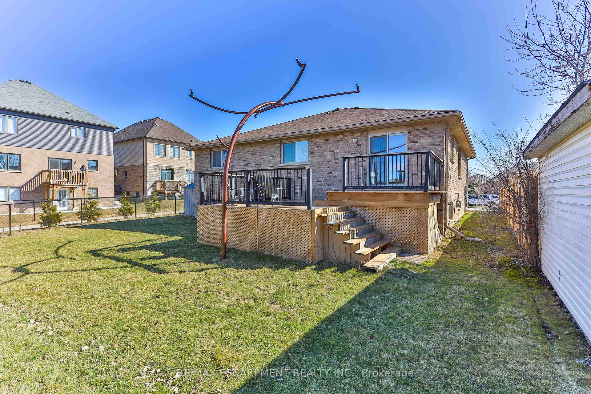 Photo 6 of 98 Thomas Avenue, Brantford, Echo Place — HOMEH