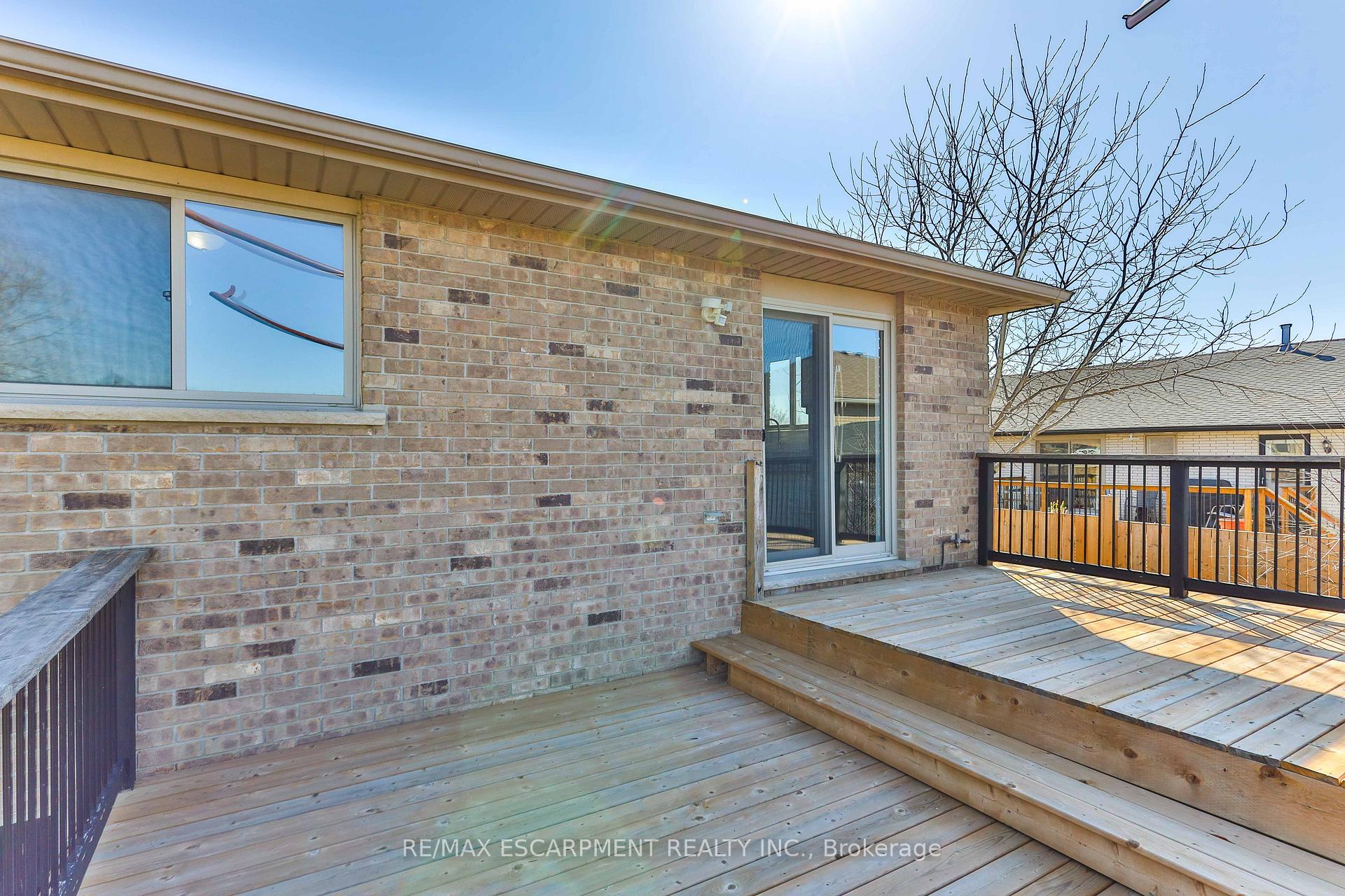 Photo 7 of 98 Thomas Avenue, Brantford, Echo Place — HOMEH